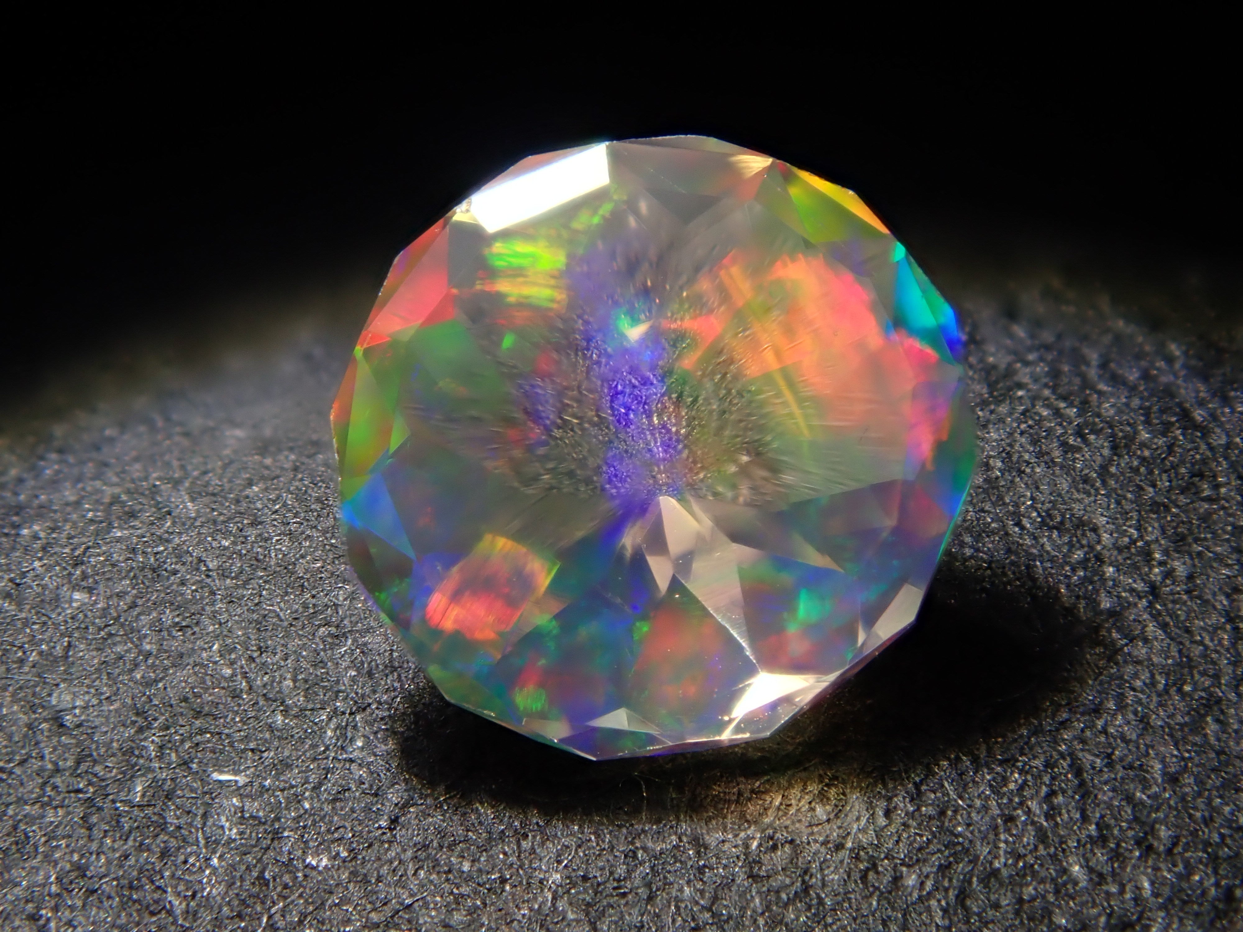 [12557610] Mexican Fire Opal (Faceted) 0.218ct Loose