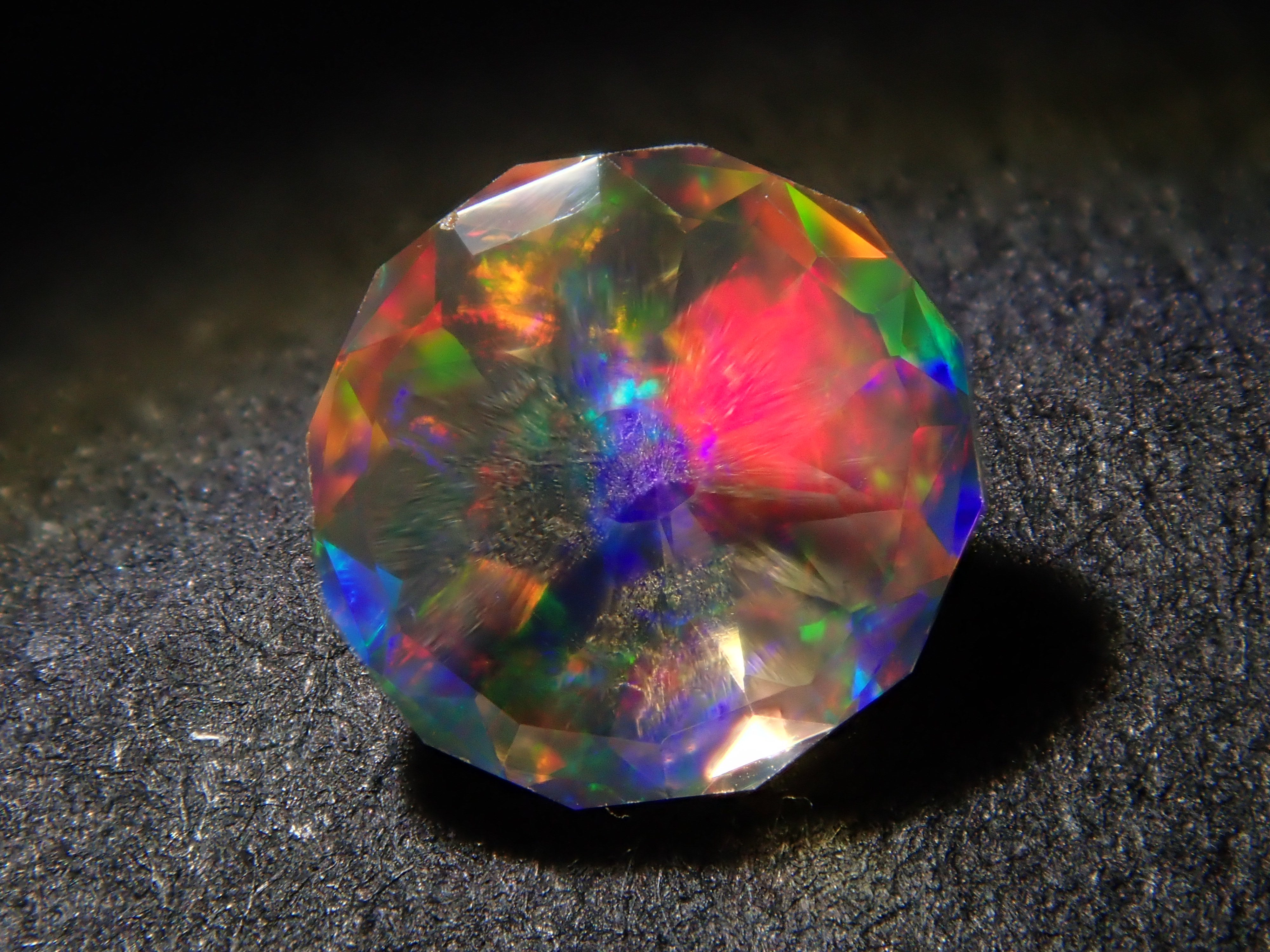 [12557610] Mexican Fire Opal (Faceted) 0.218ct Loose