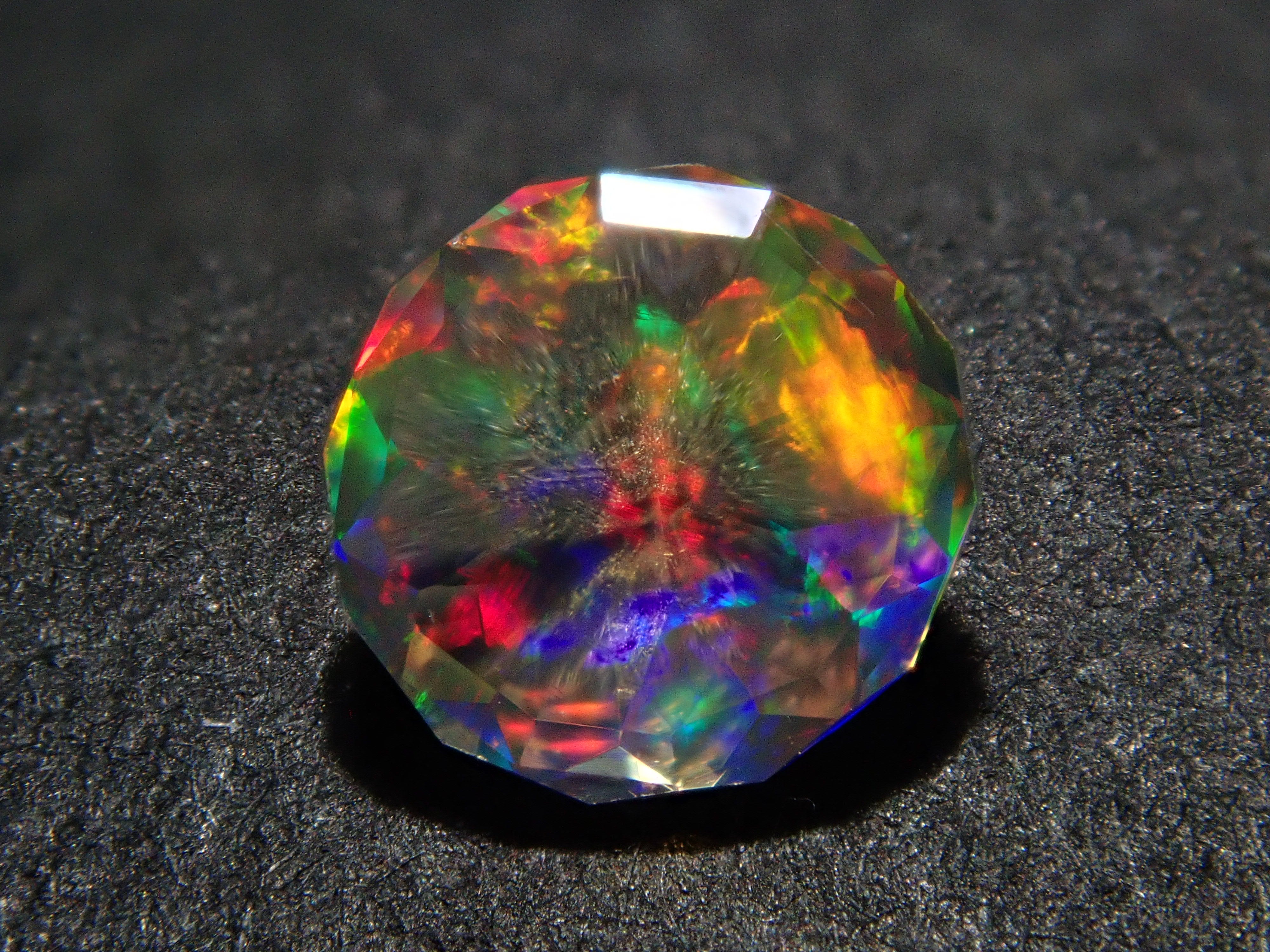 [12557610] Mexican Fire Opal (Faceted) 0.218ct Loose