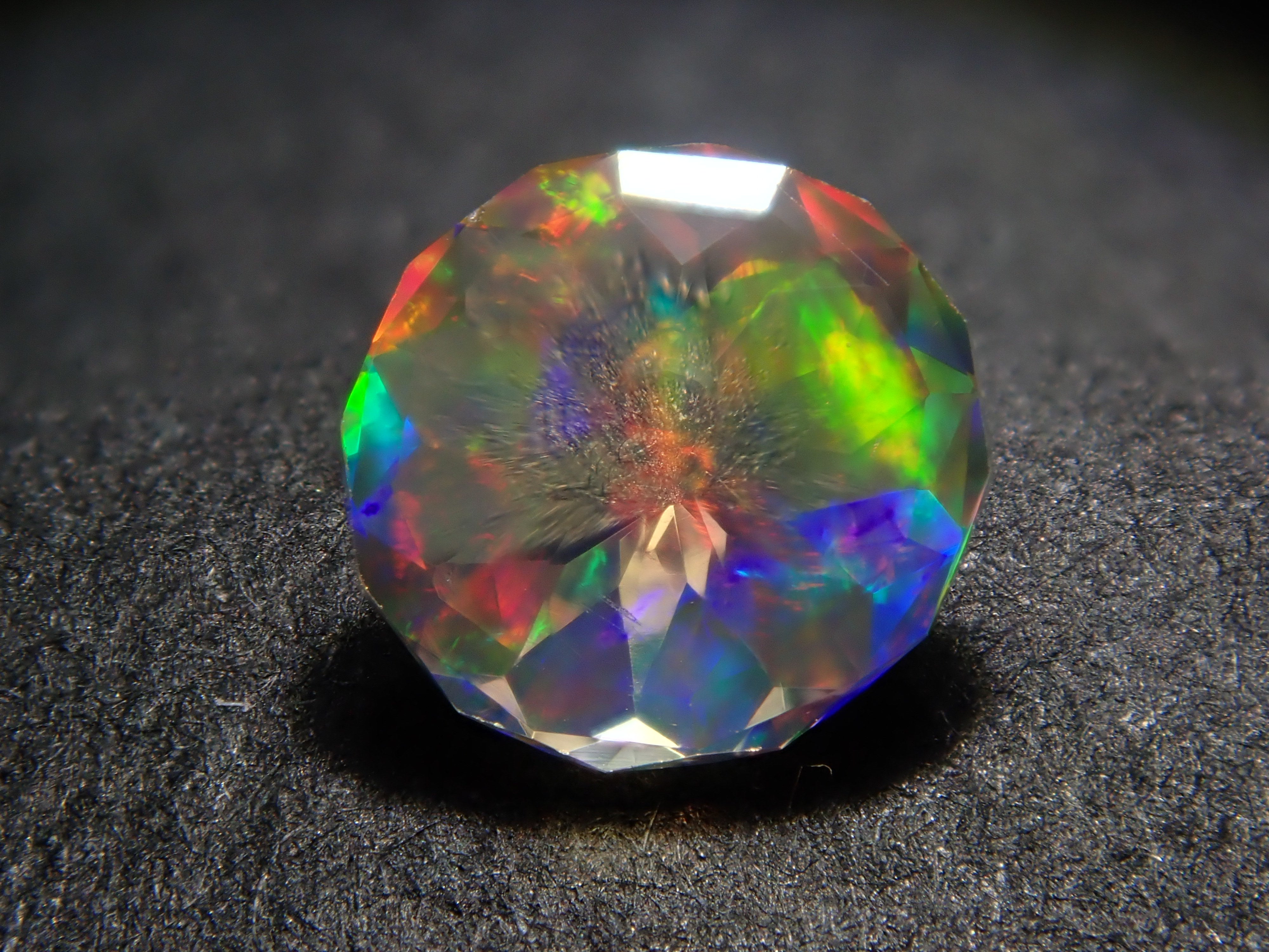 [12557610] Mexican Fire Opal (Faceted) 0.218ct Loose