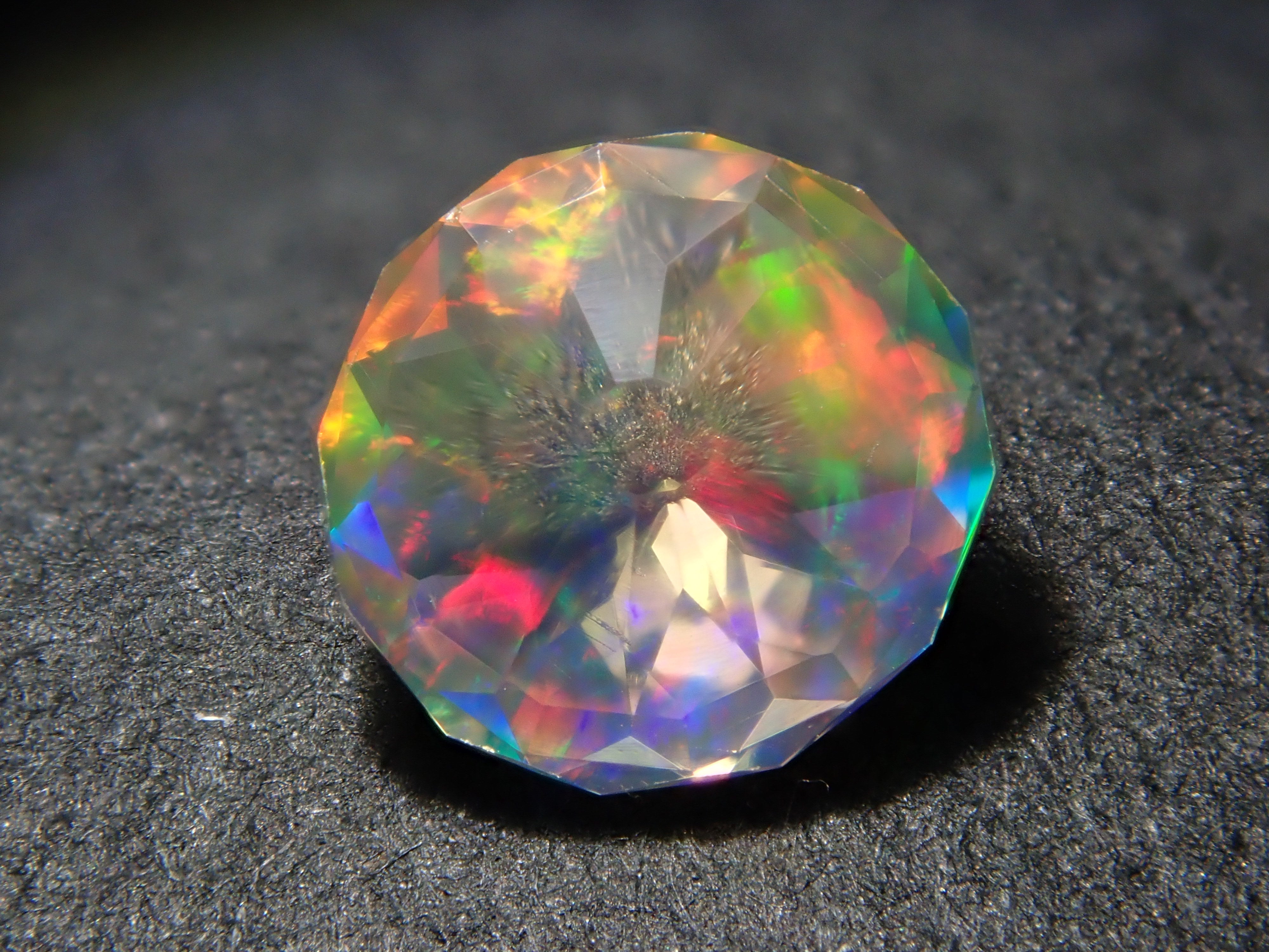 [12557610] Mexican Fire Opal (Faceted) 0.218ct Loose