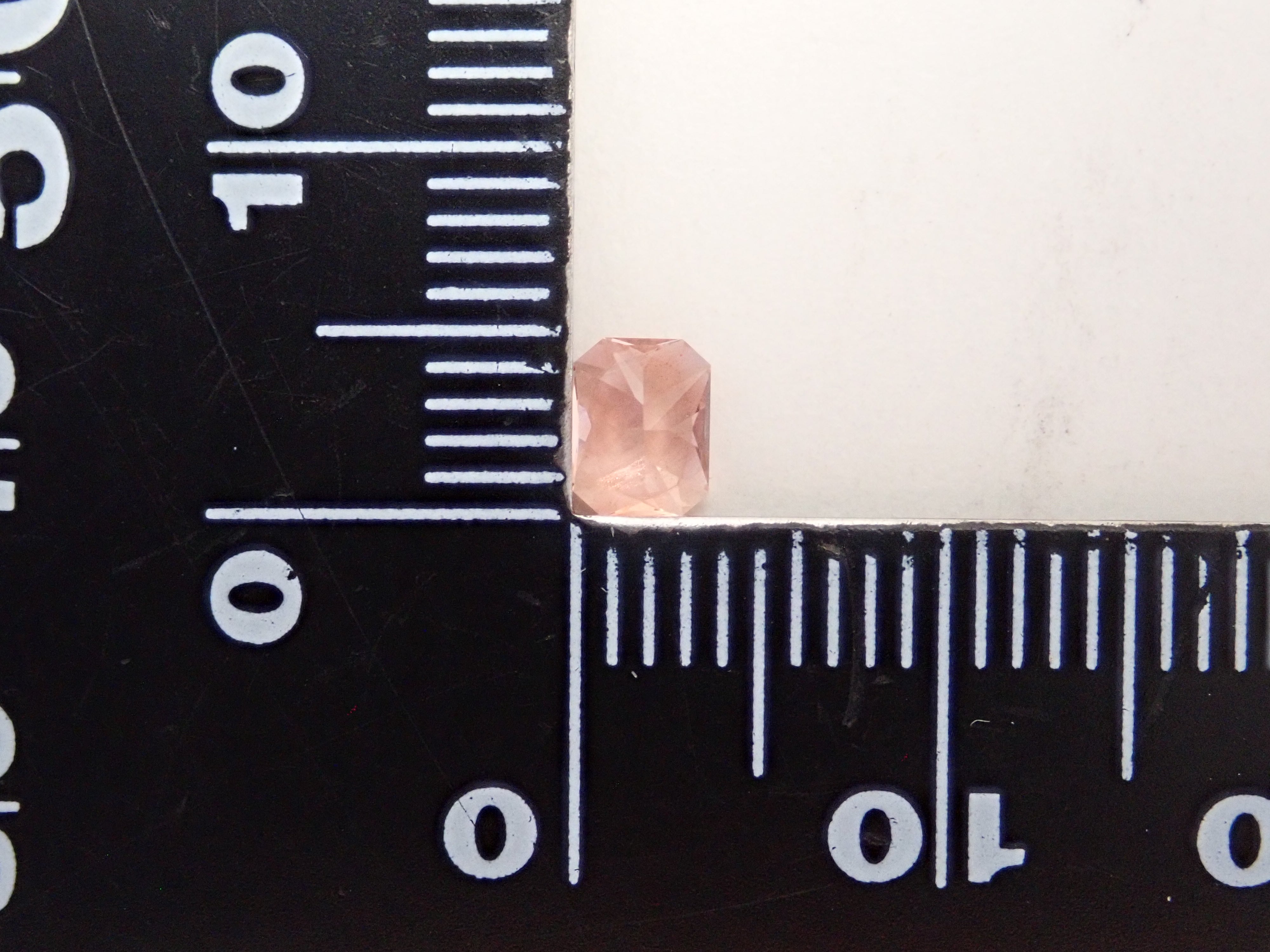 【2/17 22時販売】アメリカ産オレゴンサンストーン 0.318ctルース