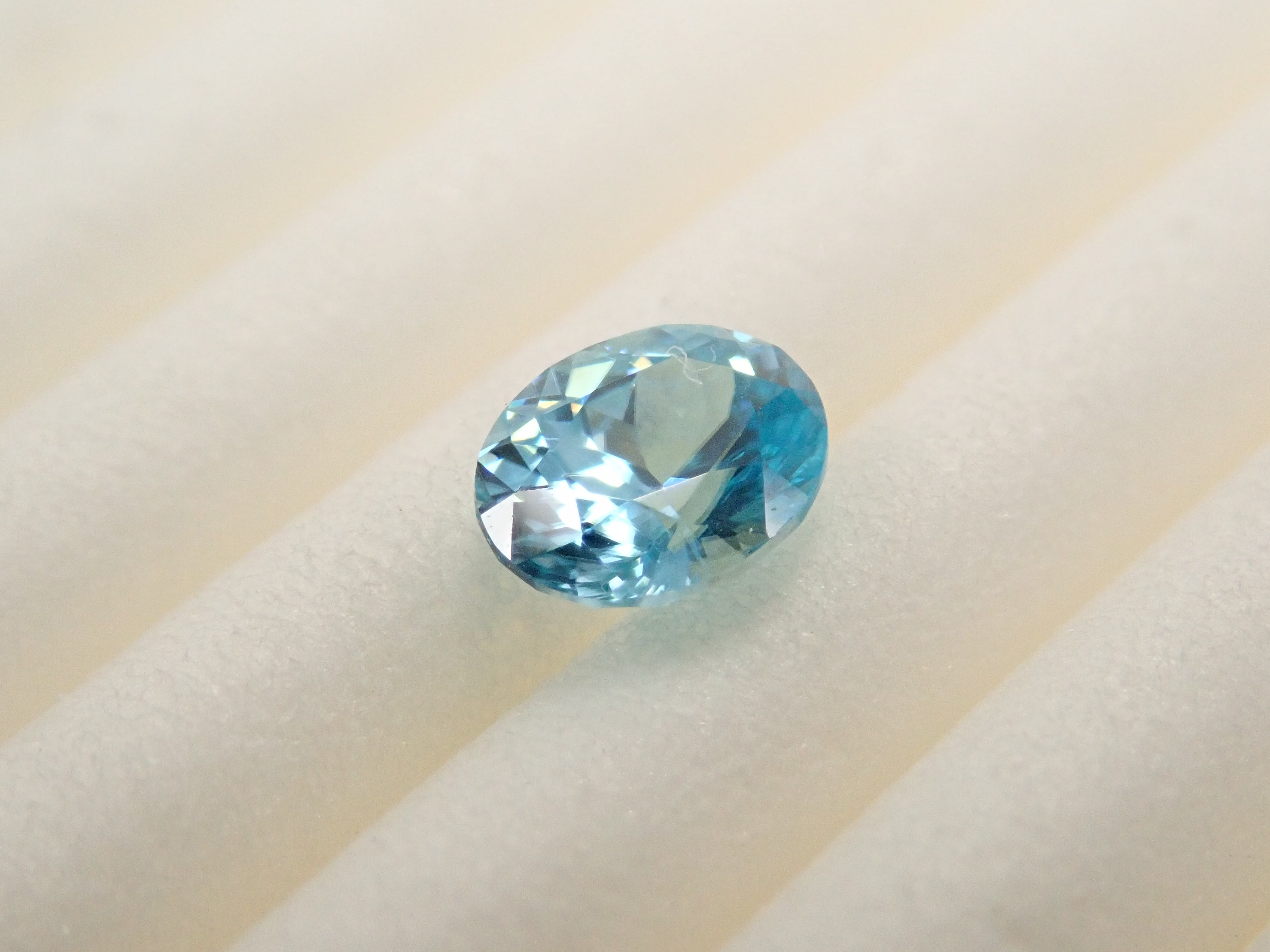 [12558999] 柬埔寨藍鋯石 0.440克拉 散裝