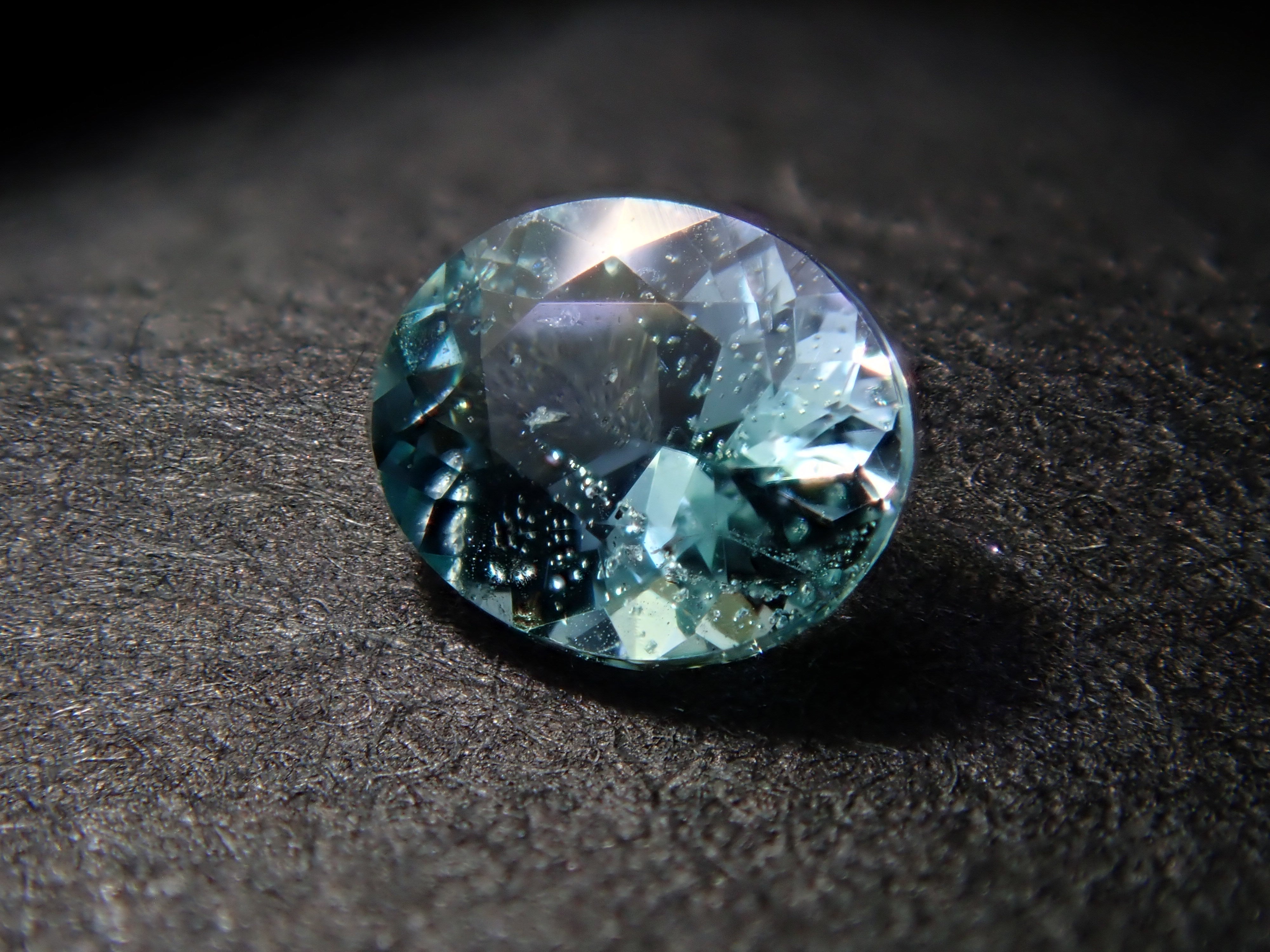 [12559007] 坦尚尼亞角石 0.132克拉散石