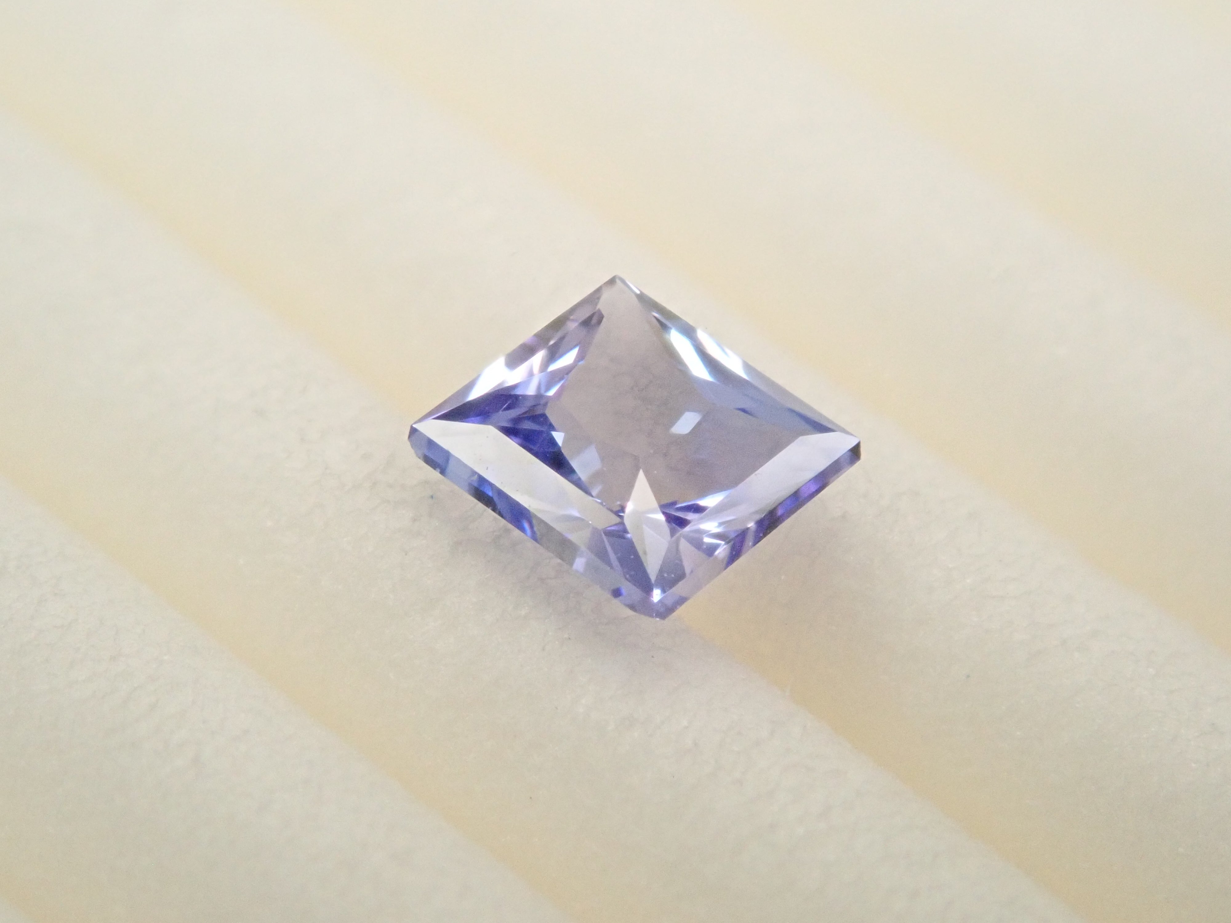 [12559124] 來自坦尚尼亞的坦尚石 0.296 克拉裸石