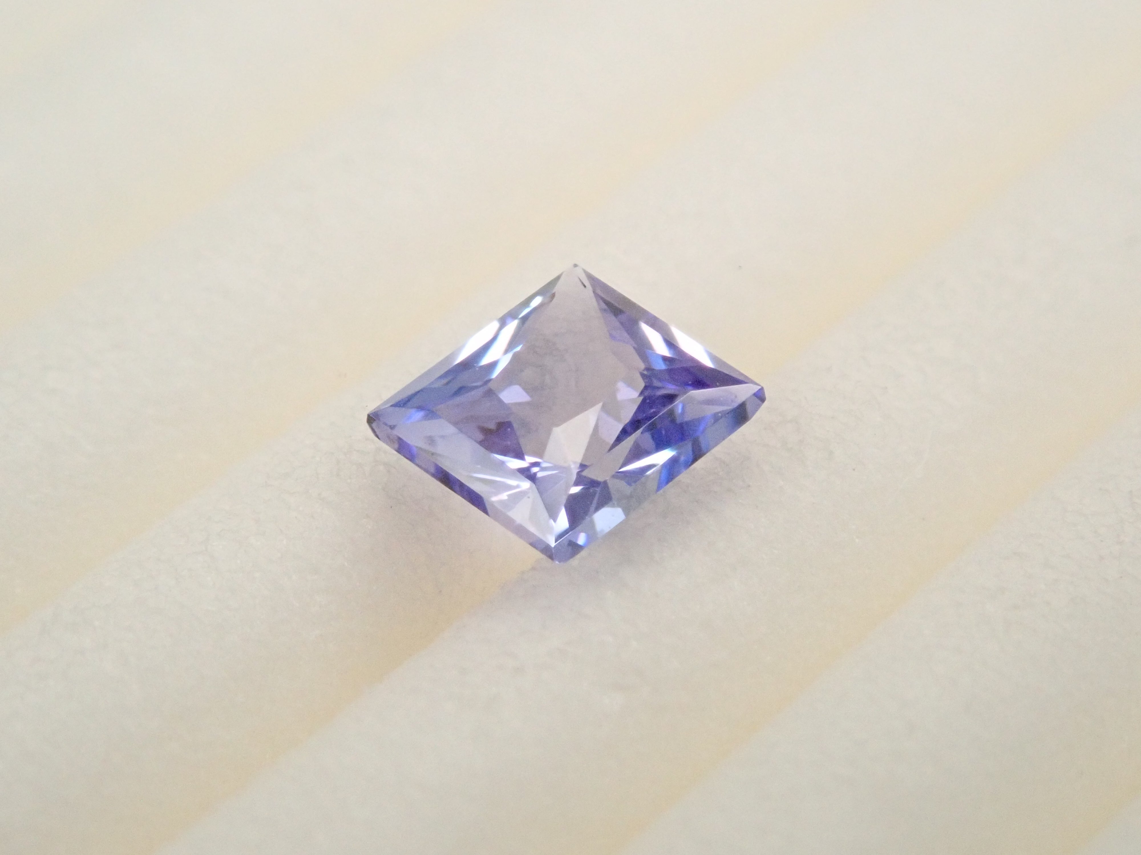 [12559124] 來自坦尚尼亞的坦尚石 0.296 克拉裸石