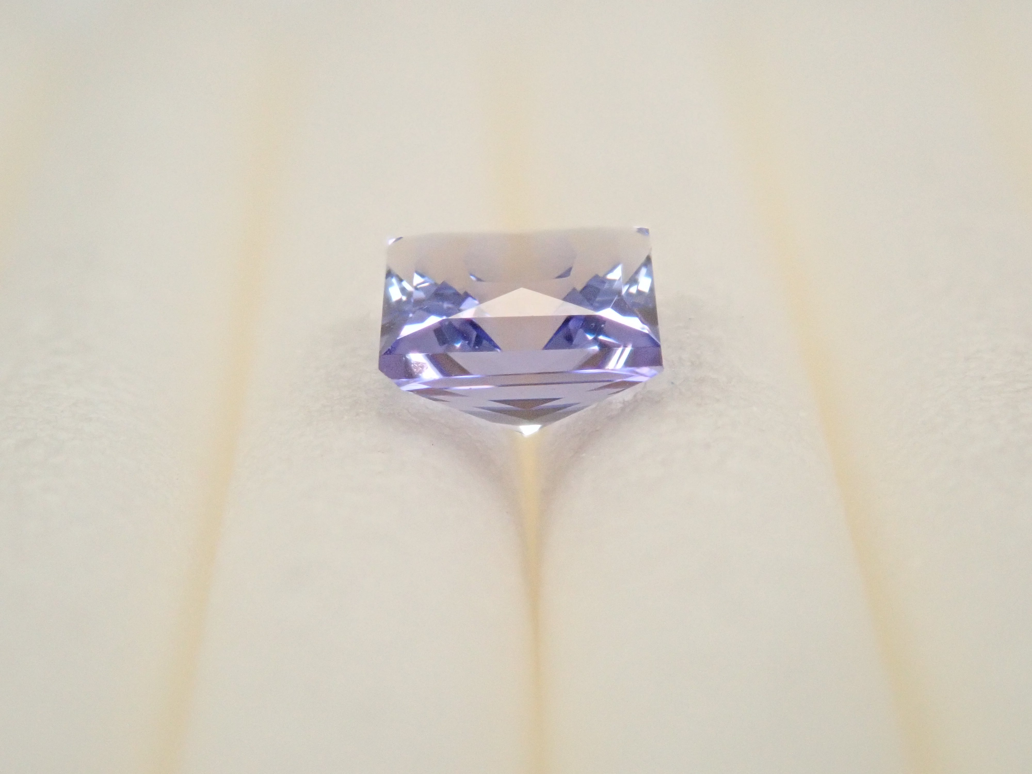 [12559124] 來自坦尚尼亞的坦尚石 0.296 克拉裸石