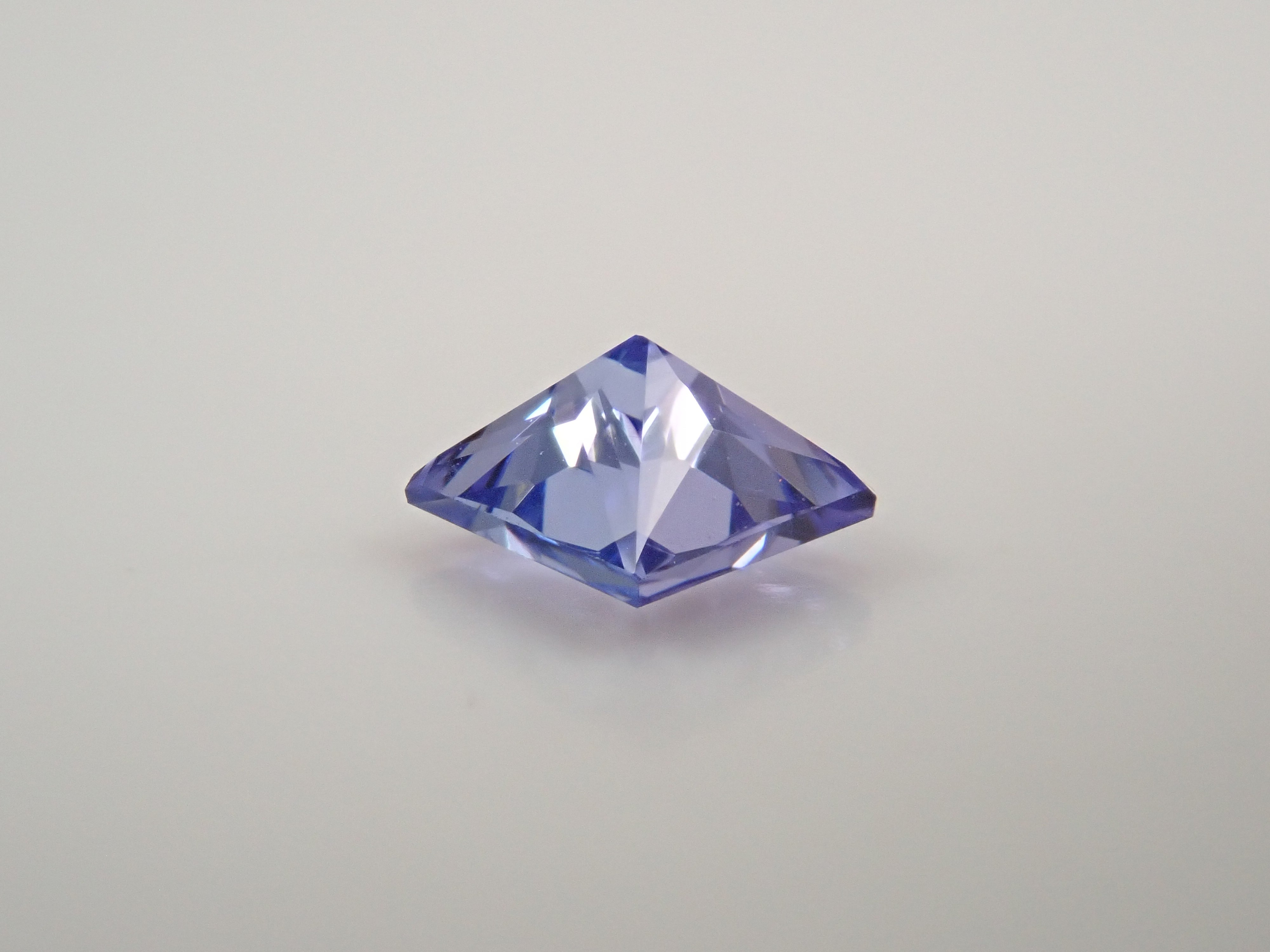 [12559124] 來自坦尚尼亞的坦尚石 0.296 克拉裸石