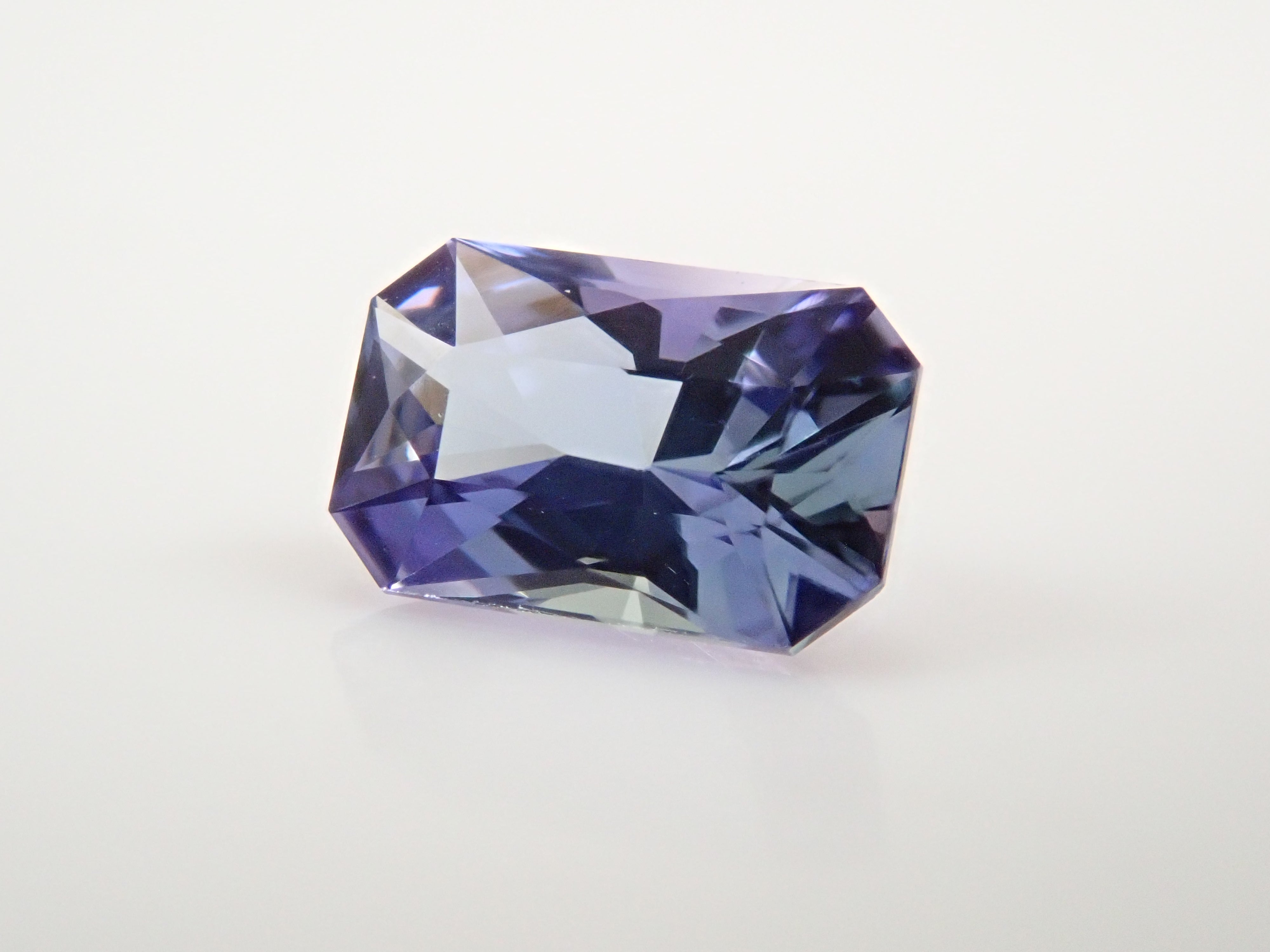 [12559523] Tanzanite from Tanzania 0.417ct loose stone