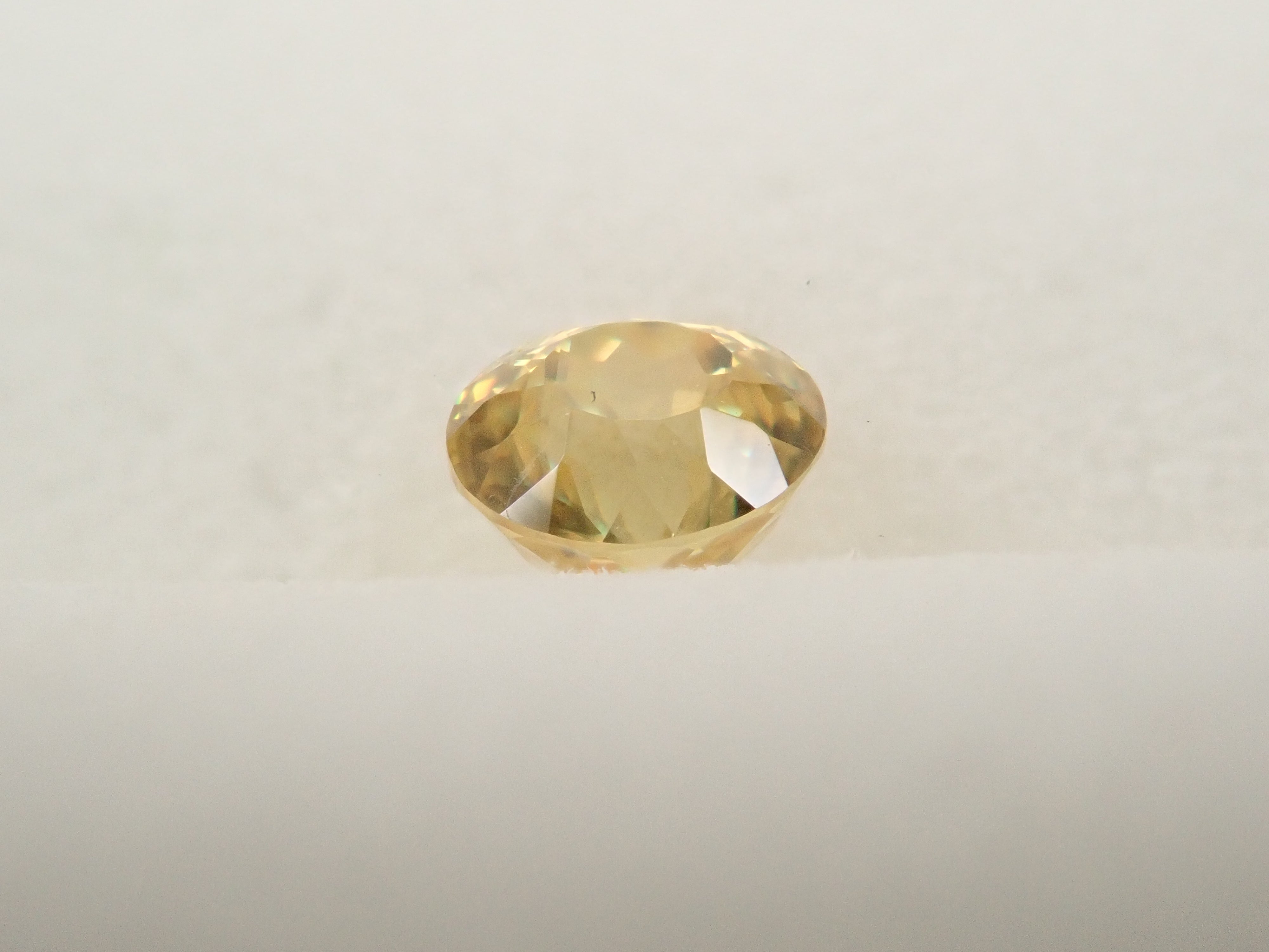 【2/8 22時販売】マダガスカル産スフェーン 4.5mm/0.509ctルース