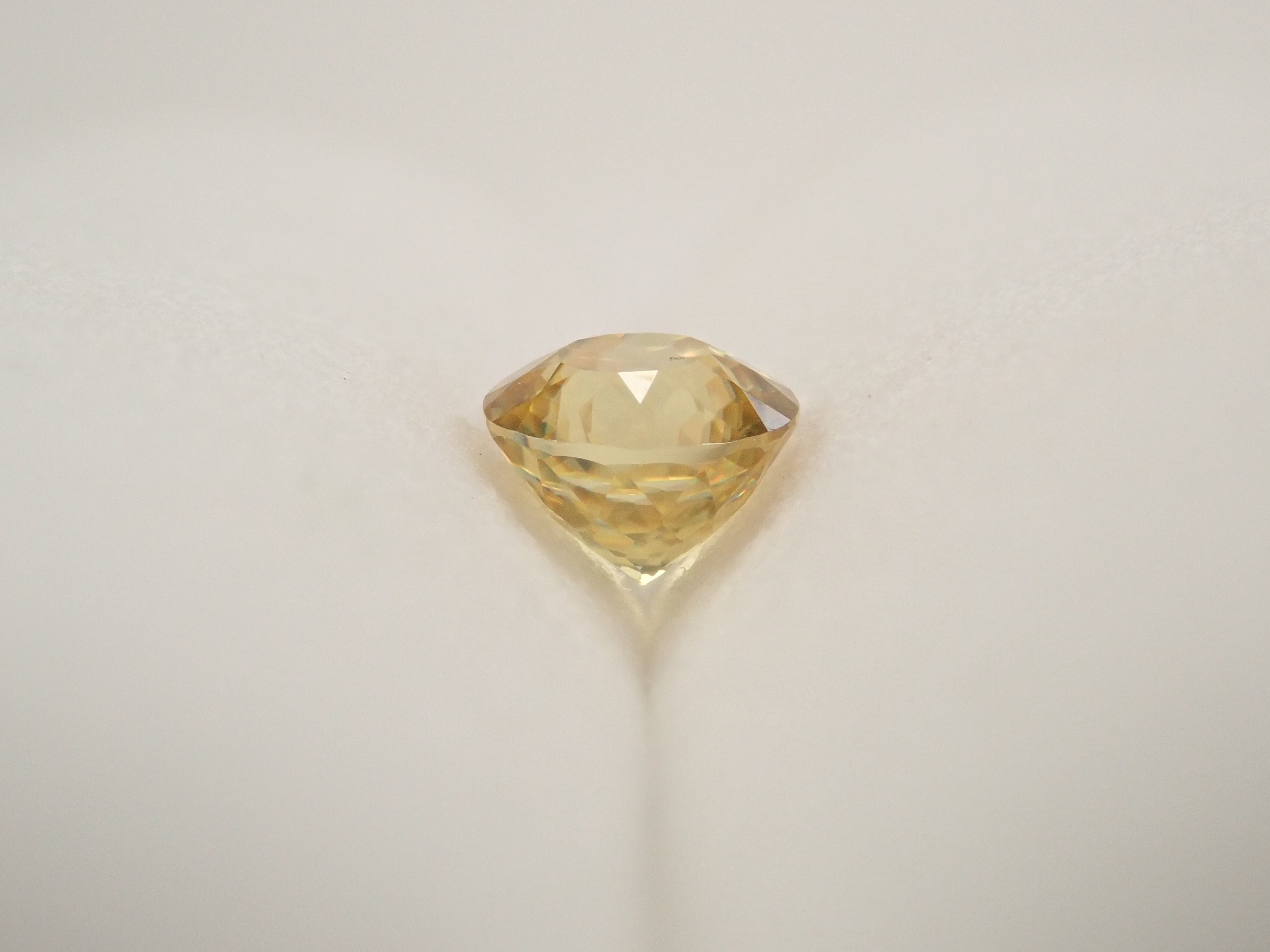 【2/8 22時販売】マダガスカル産スフェーン 4.5mm/0.509ctルース