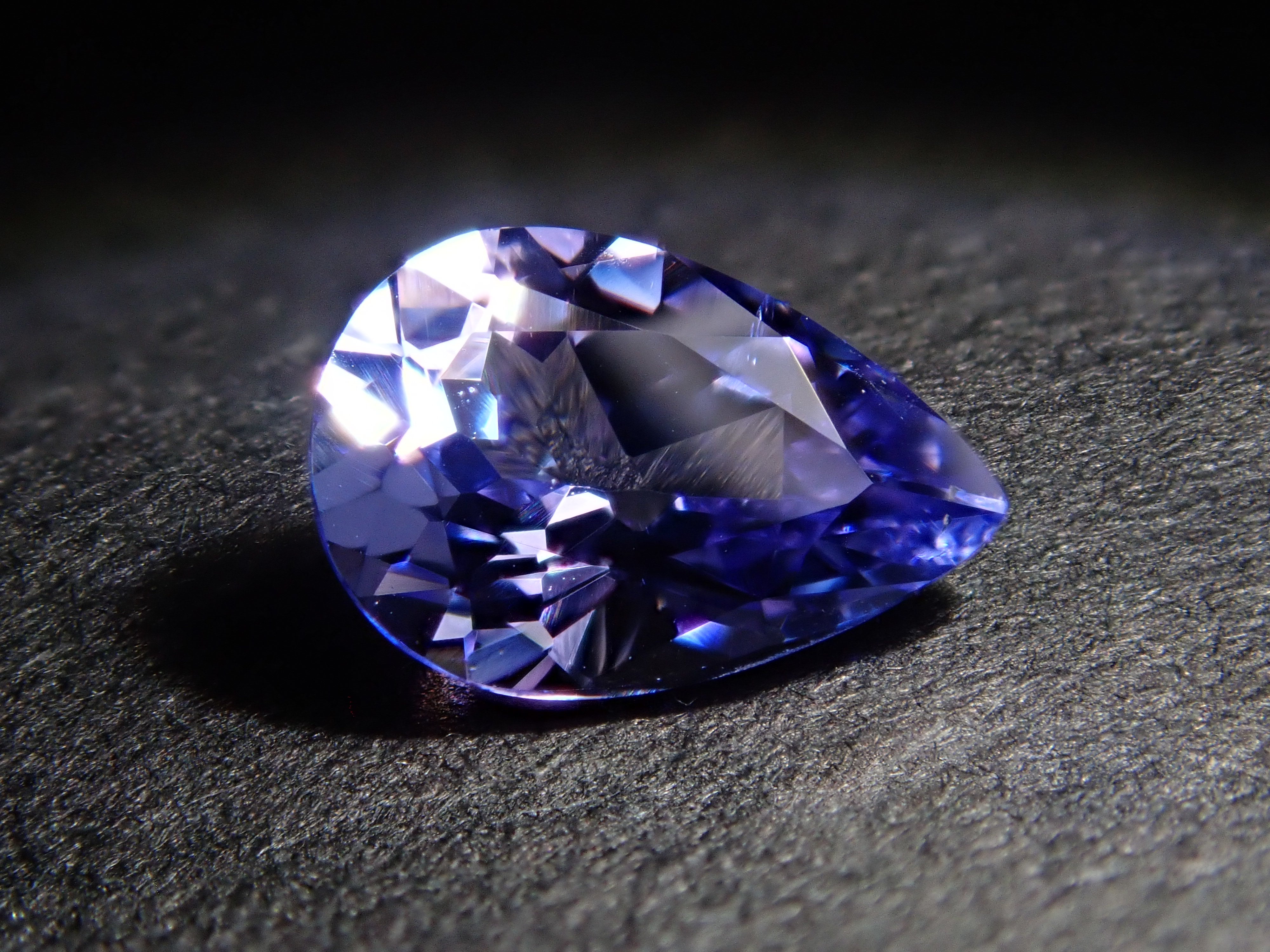 【2/8 22時販売】タンザニア産ラベンダータンザナイト 0.391ctルース