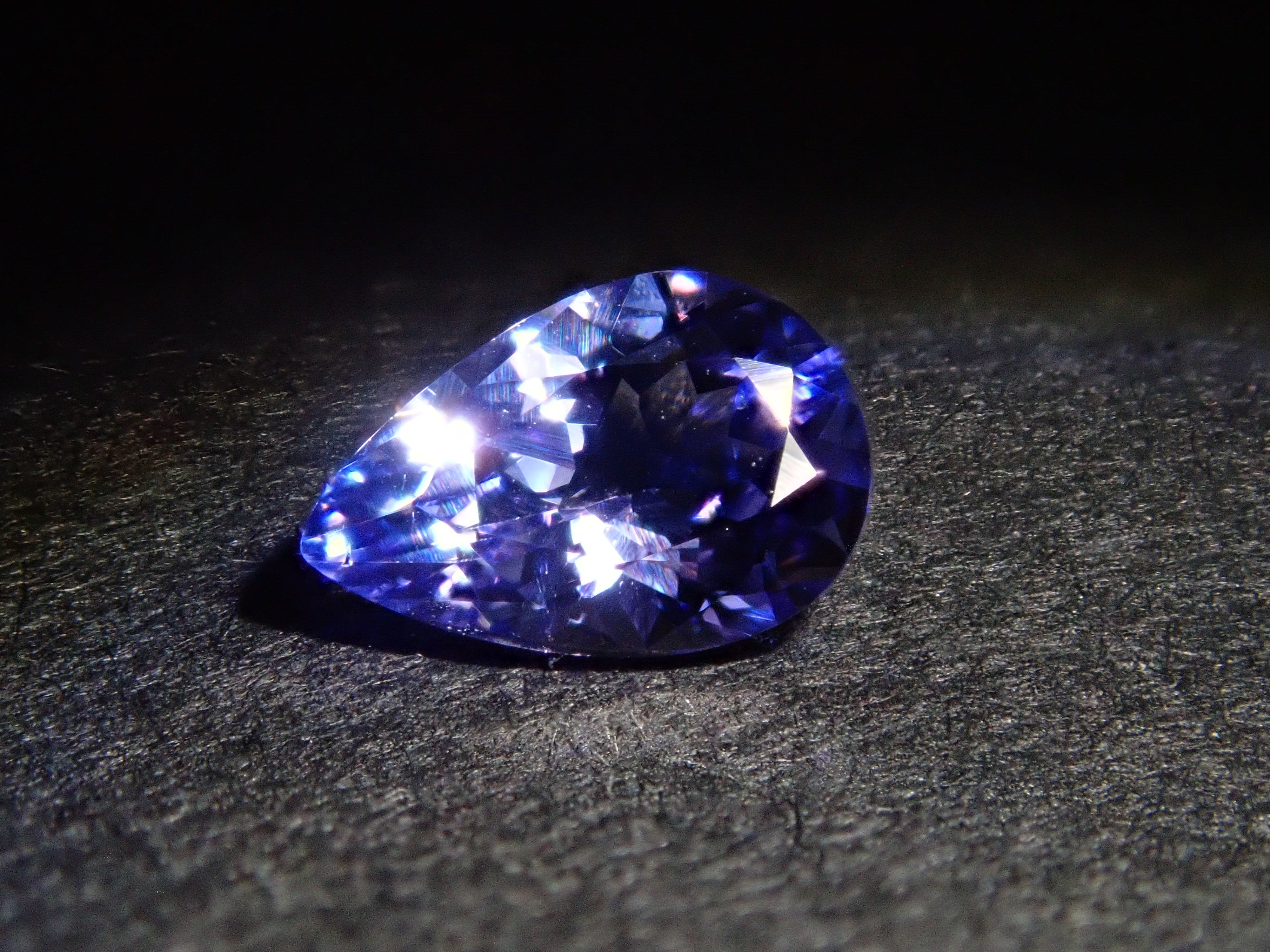 【2/8 22時販売】タンザニア産ラベンダータンザナイト 0.391ctルース