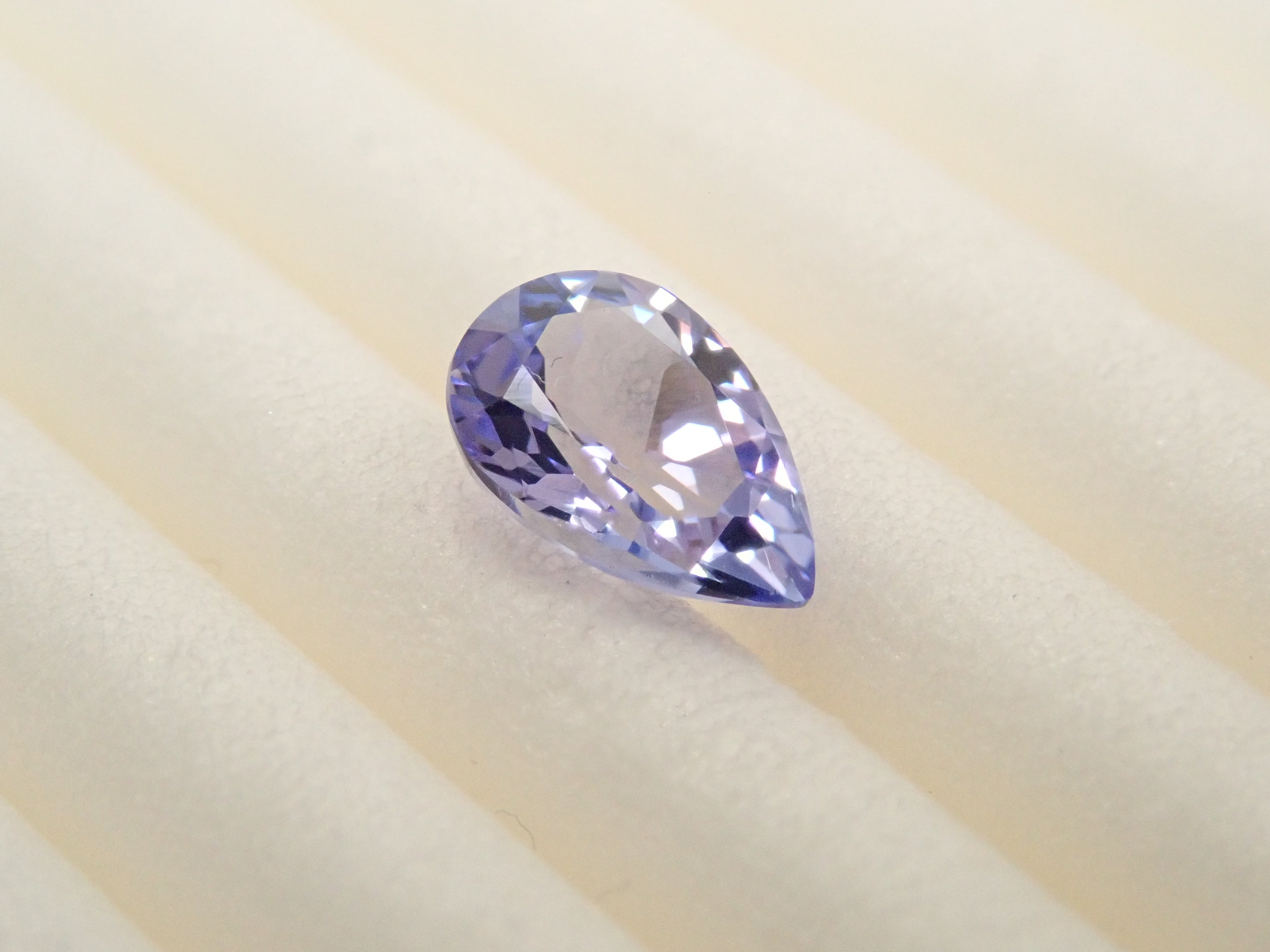 【2/8 22時販売】タンザニア産ラベンダータンザナイト 0.391ctルース