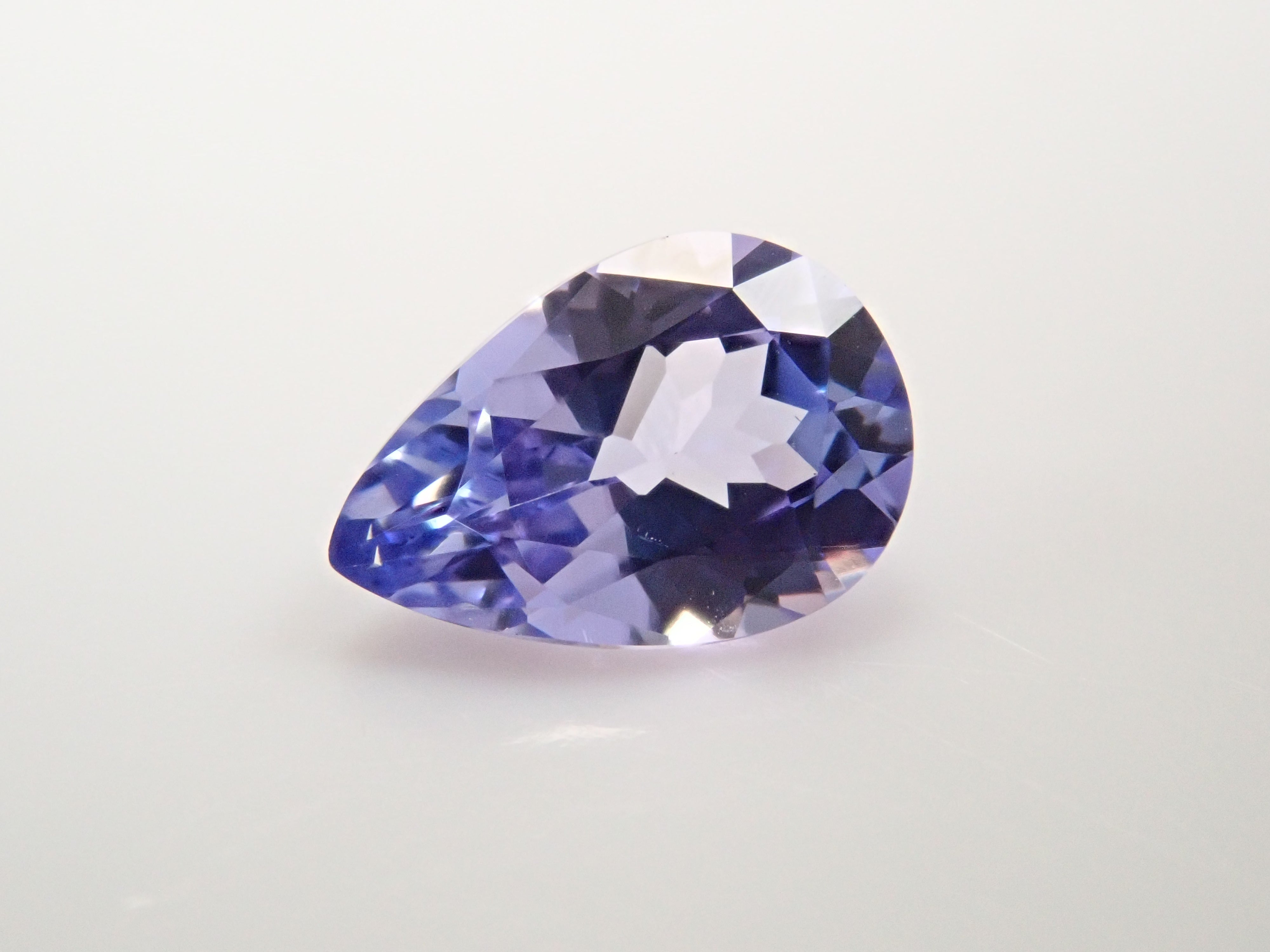 【2/8 22時販売】タンザニア産ラベンダータンザナイト 0.391ctルース