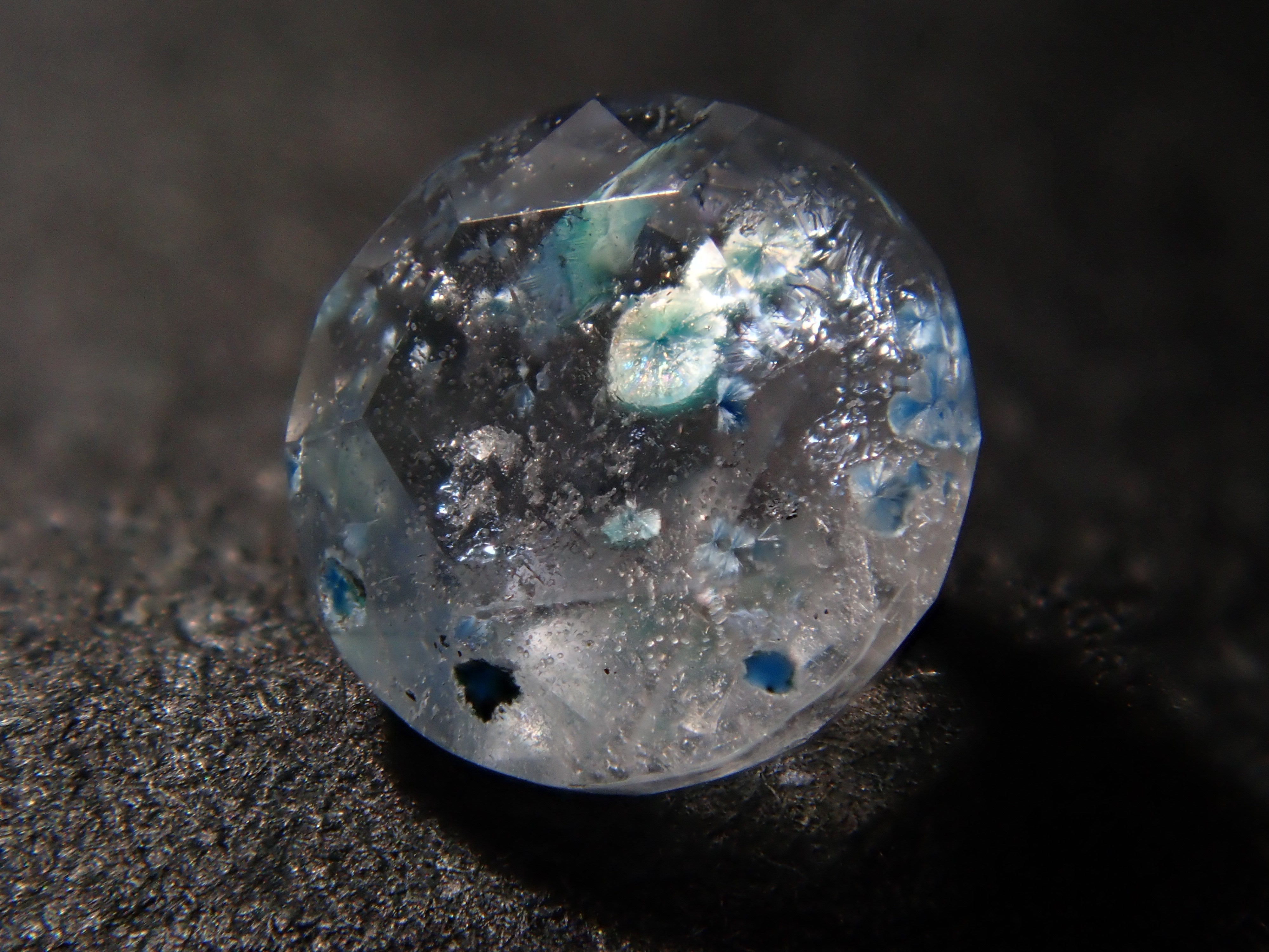 [12559198] Brazilian Medusa Quartz (Paraiba Quartz) 0.237ct Loose Stone