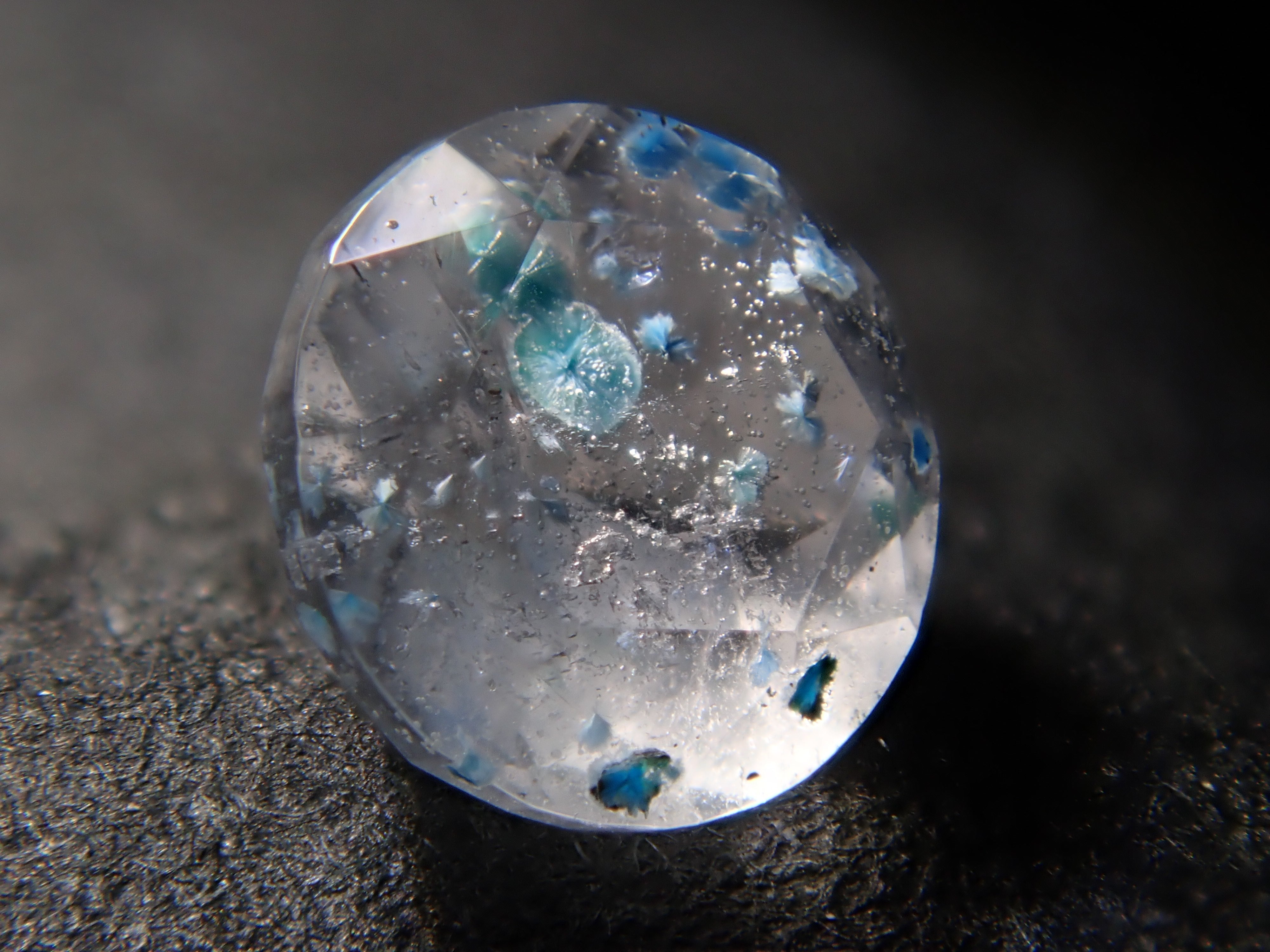 [12559198] Brazilian Medusa Quartz (Paraiba Quartz) 0.237ct Loose Stone