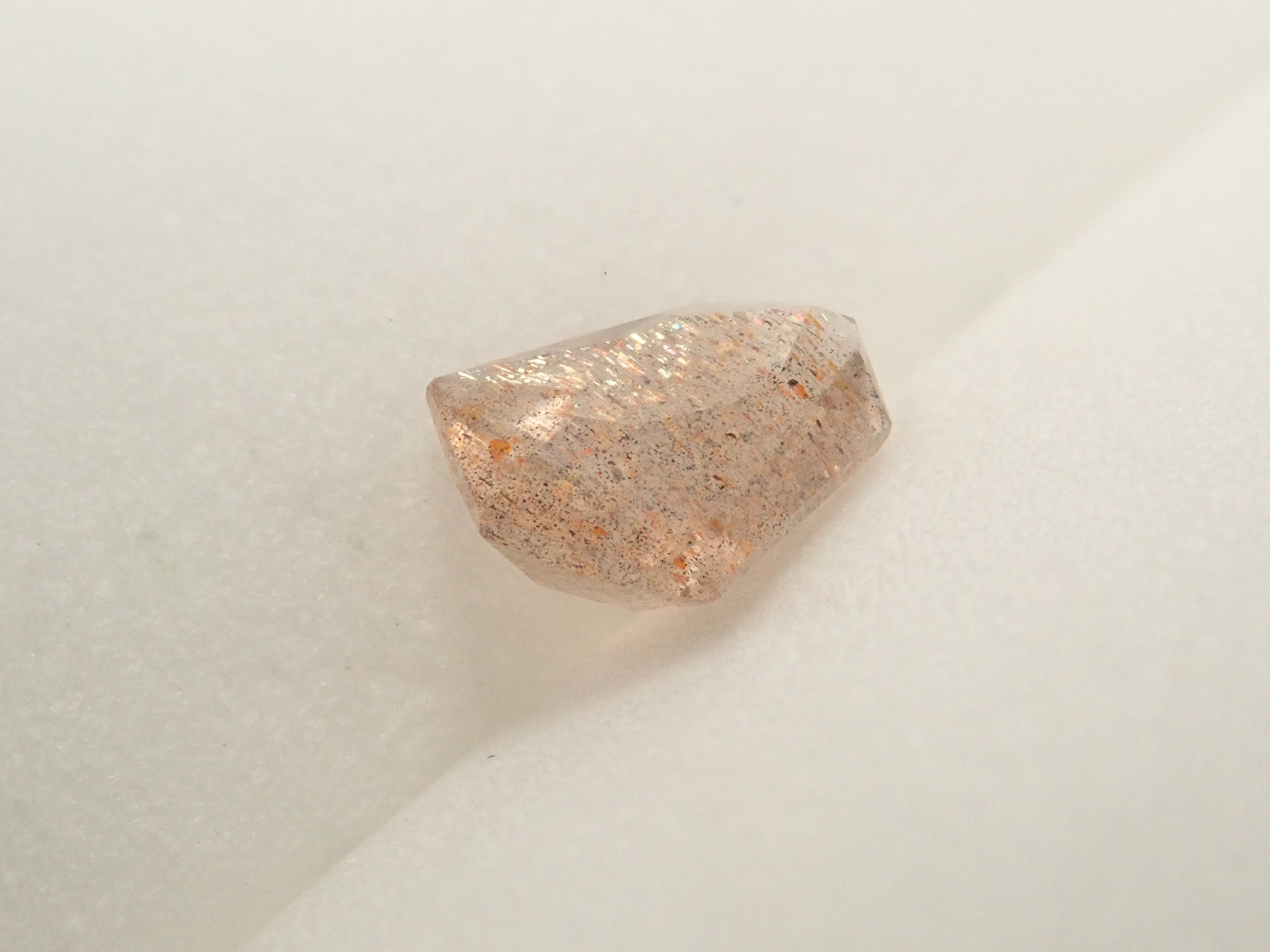 [12559554] Aventurine Beryl 0.933ct Loose Stone