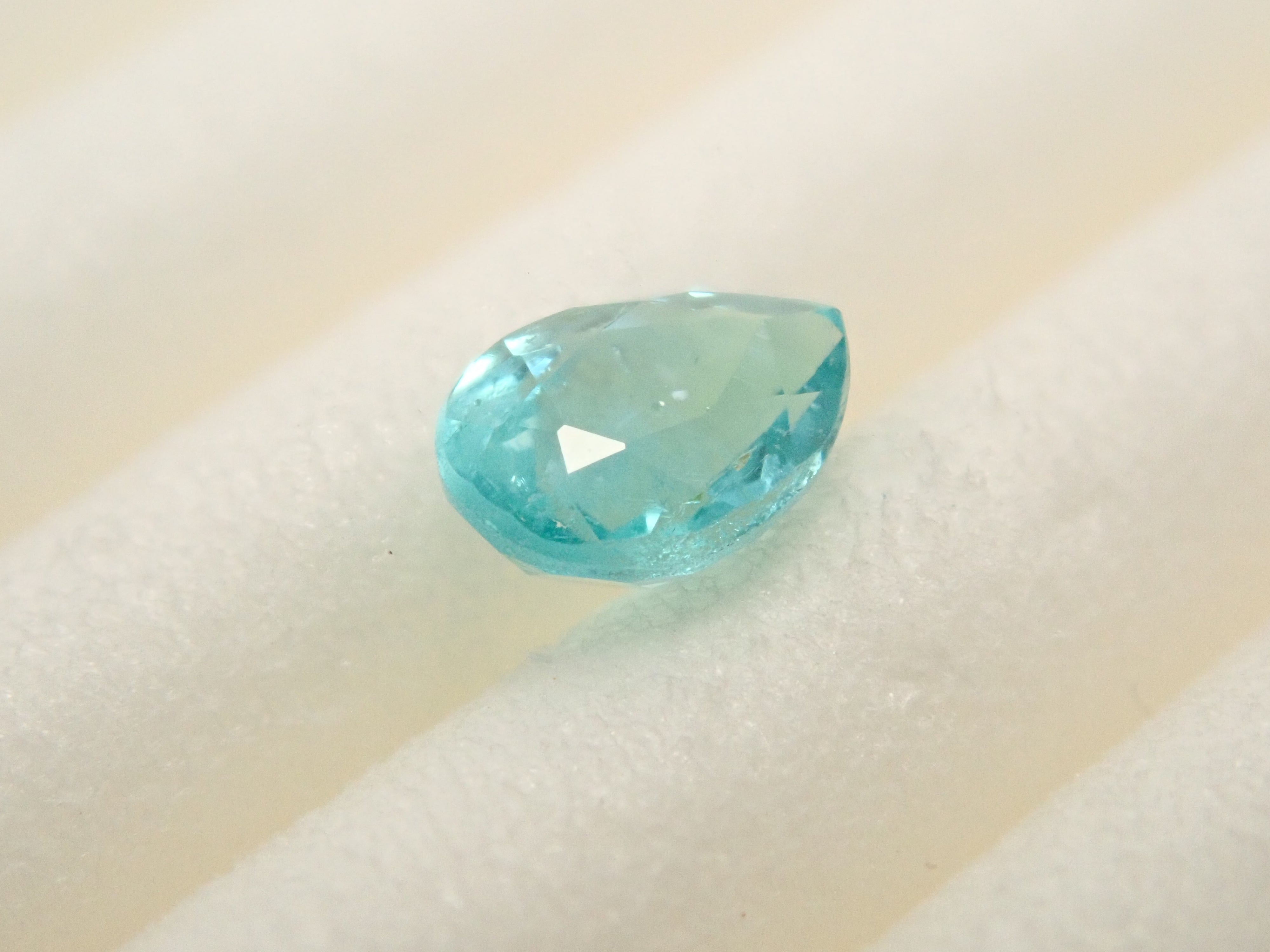 【2/8 22時販売】ブラジル産パライバトルマリン 0.162ctルース（CuO：1.0%,MnO：3.5%）