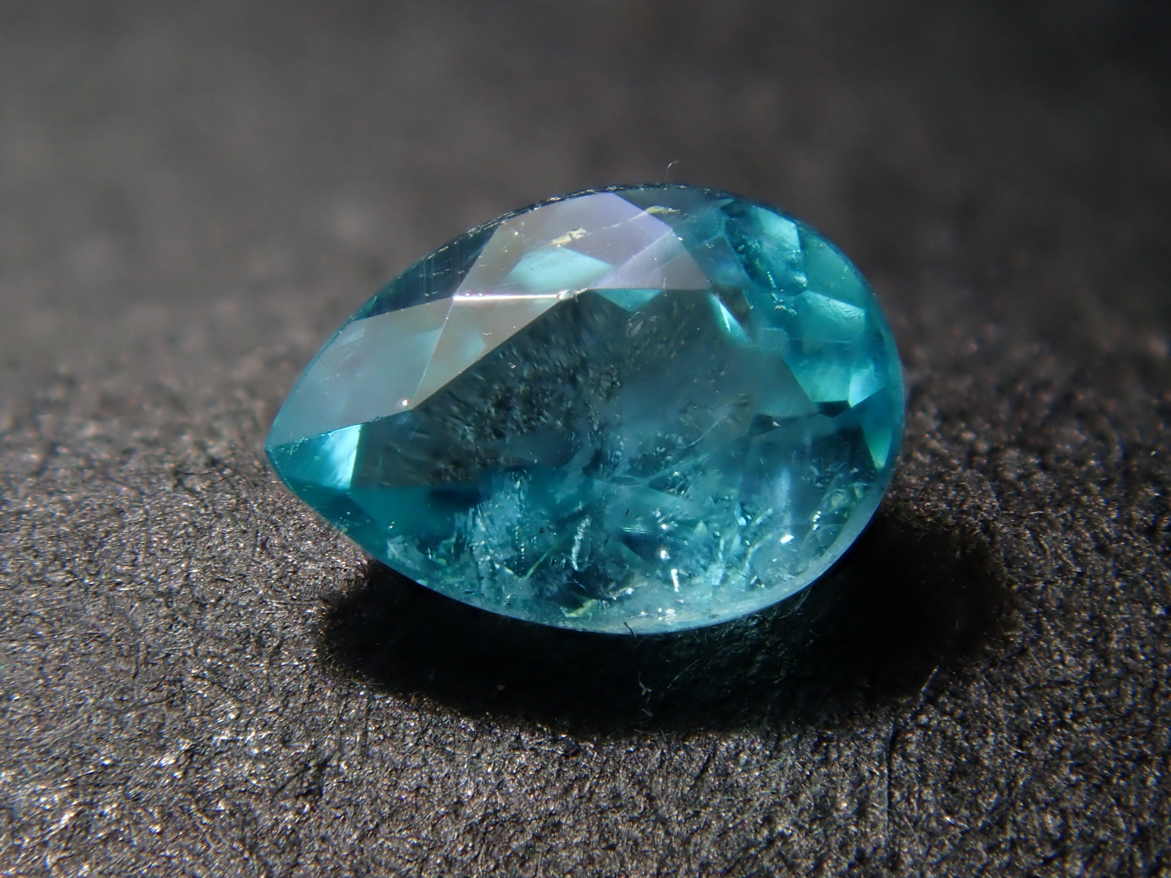 【2/8 22時販売】ブラジル産パライバトルマリン 0.162ctルース（CuO：1.0%,MnO：3.5%）