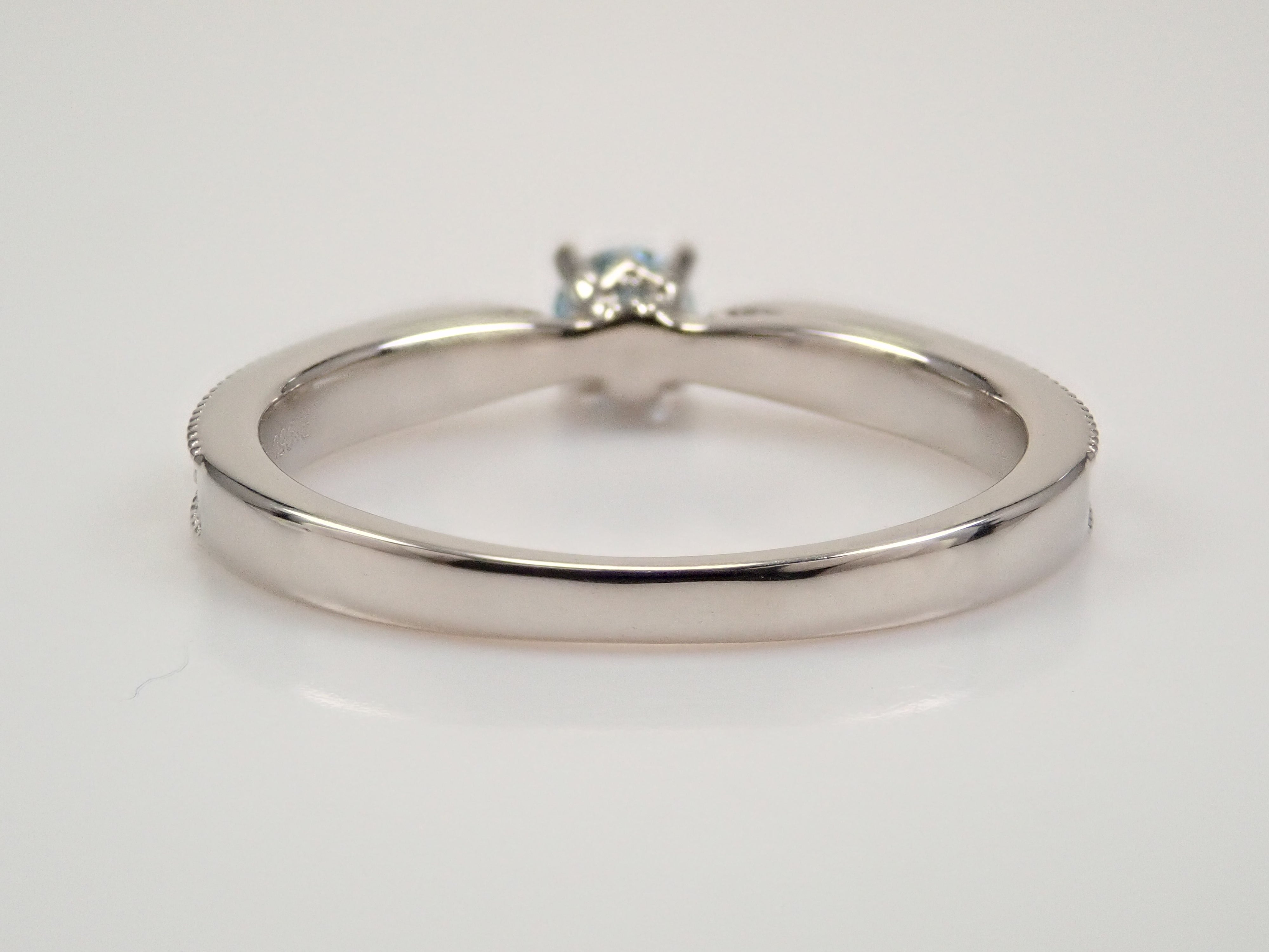 Pt950 Ice Blue Diamond (Treatment) Ring