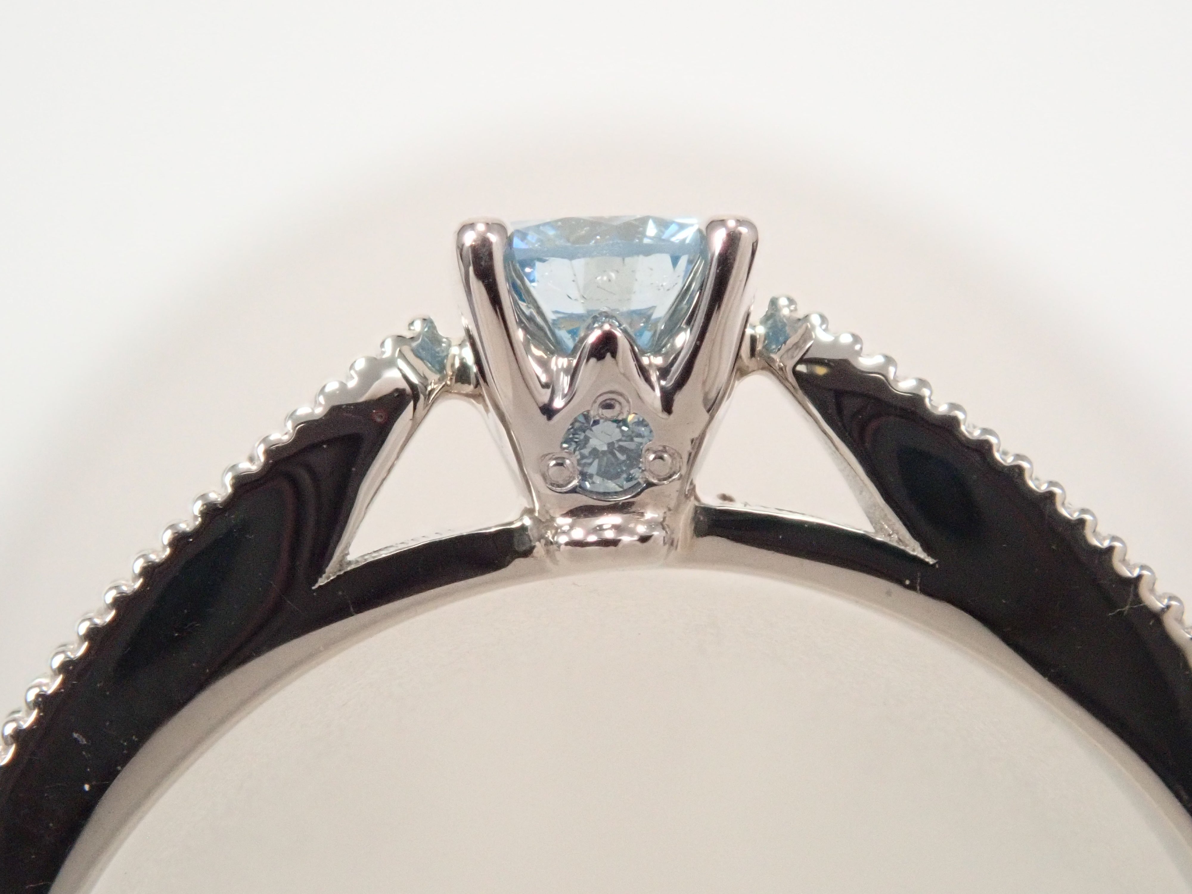 Pt950 Ice Blue Diamond (Treatment) Ring