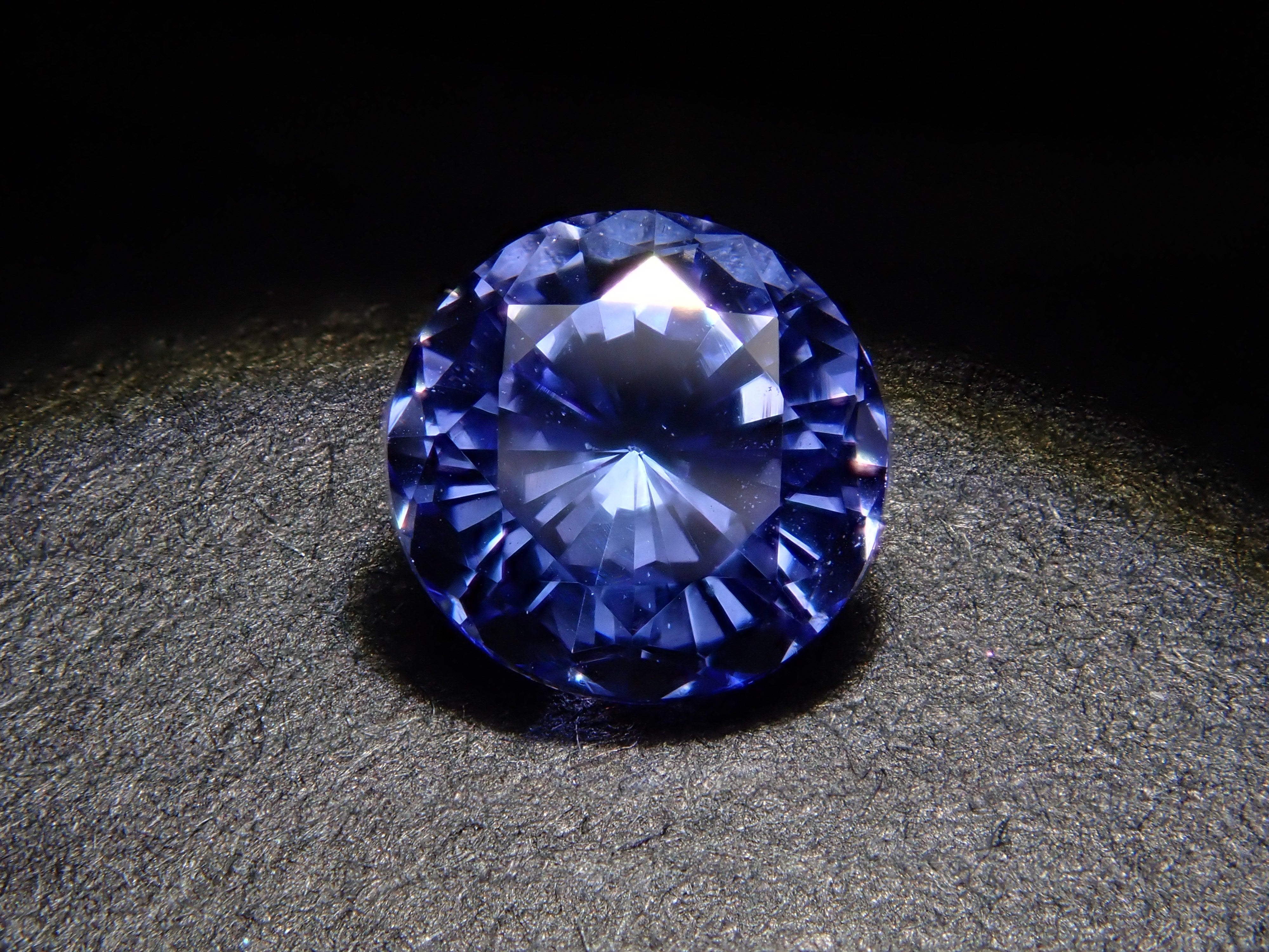 【2/5 22時販売】タンザニア産タンザナイト 4.5mm/0.390ctルース AIGS