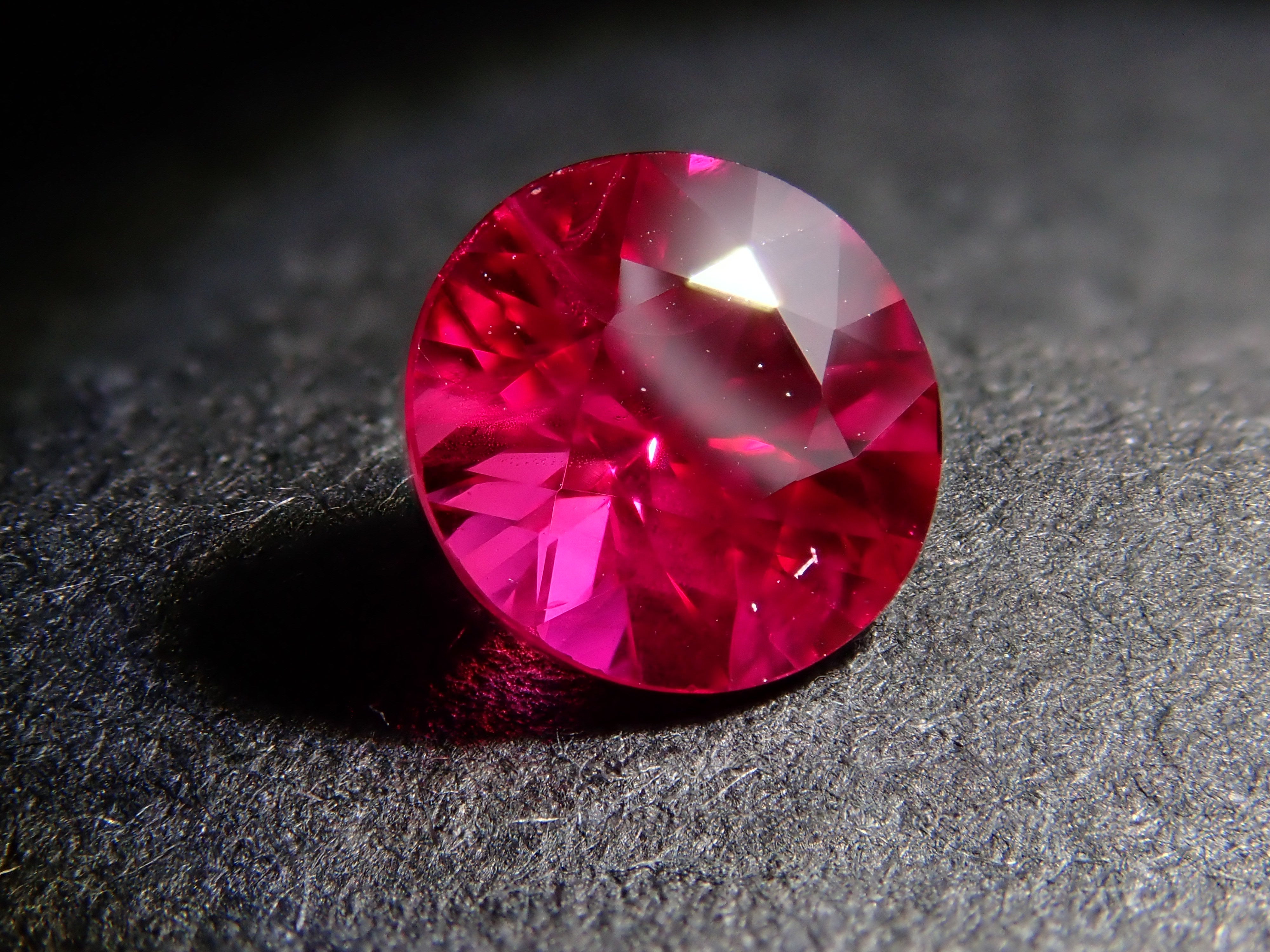 Pigeon Blood Ruby 0.490ct Loose