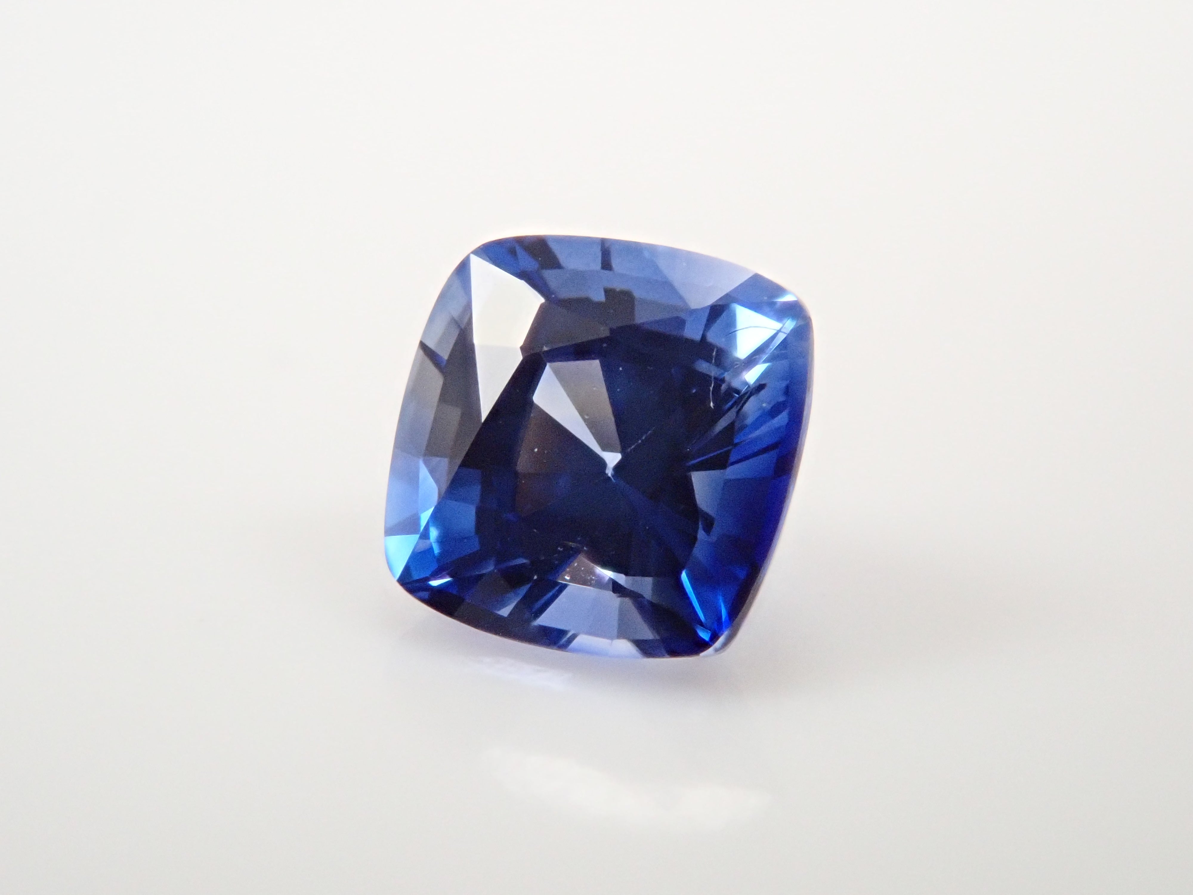 [12561426] Cornflower Blue Sapphire 0.370ct Loose