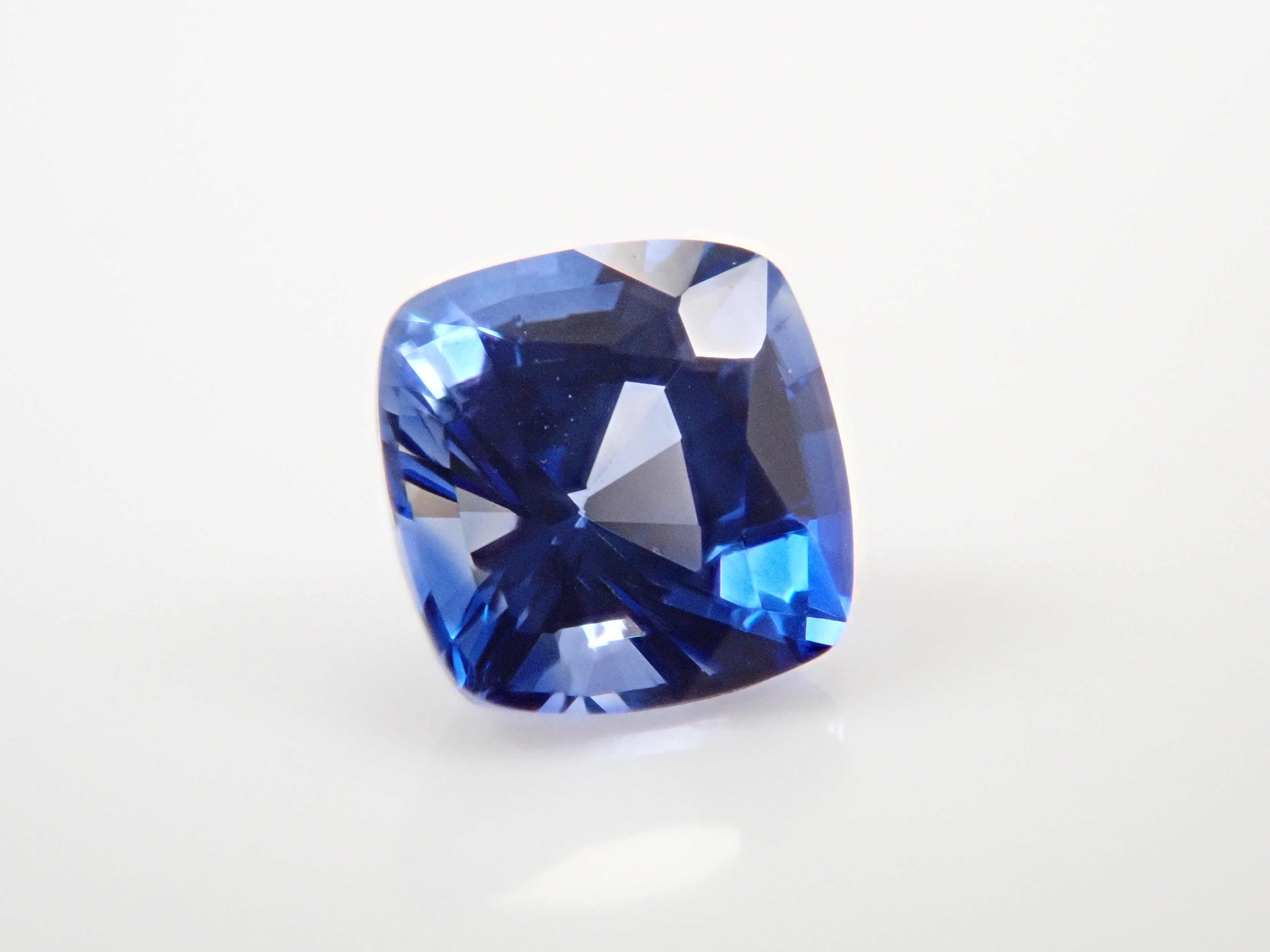 [12561426] Cornflower Blue Sapphire 0.370ct Loose