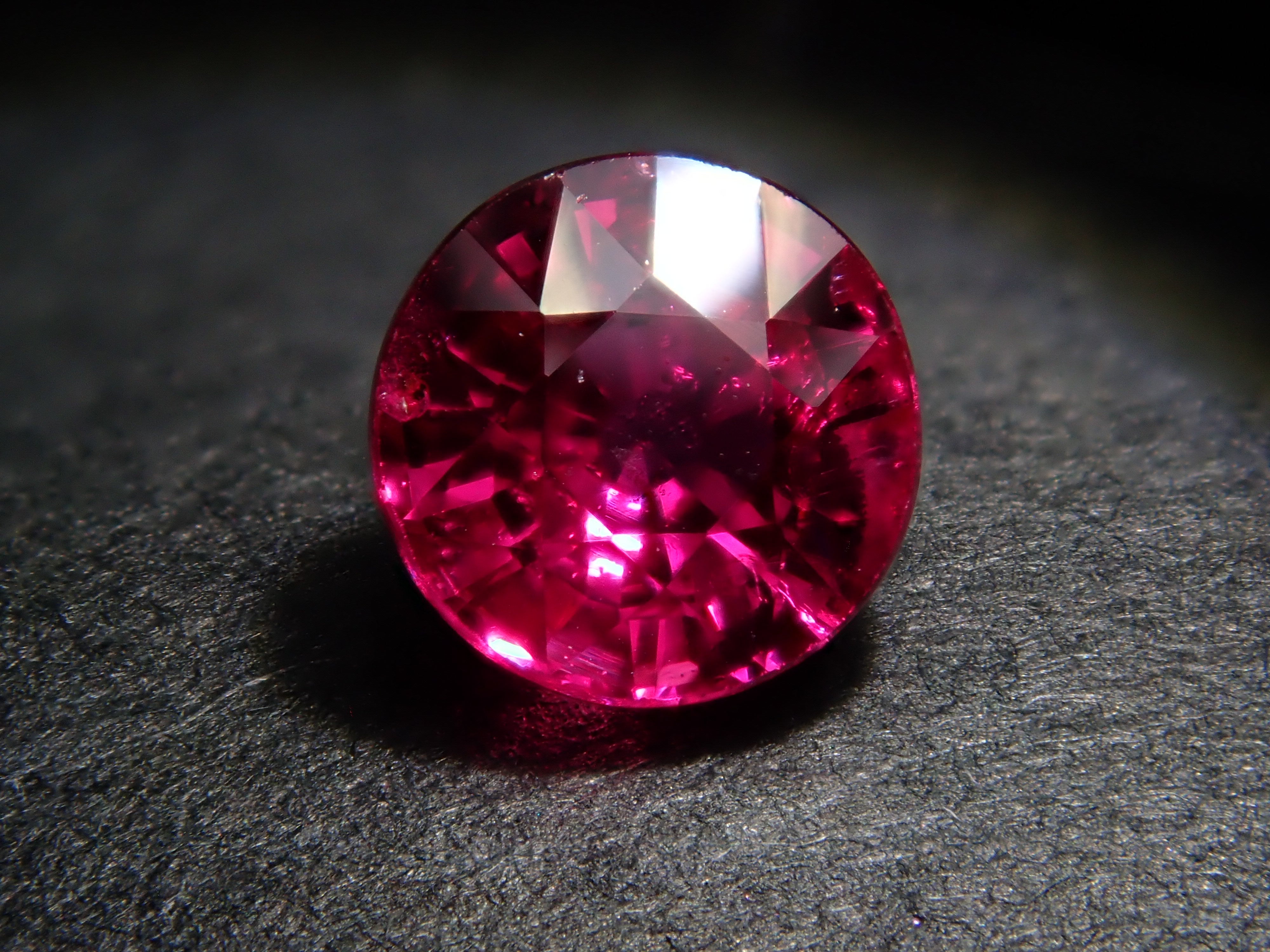 [12561430] Unheated Pigeon Blood Ruby 0.510ct Loose