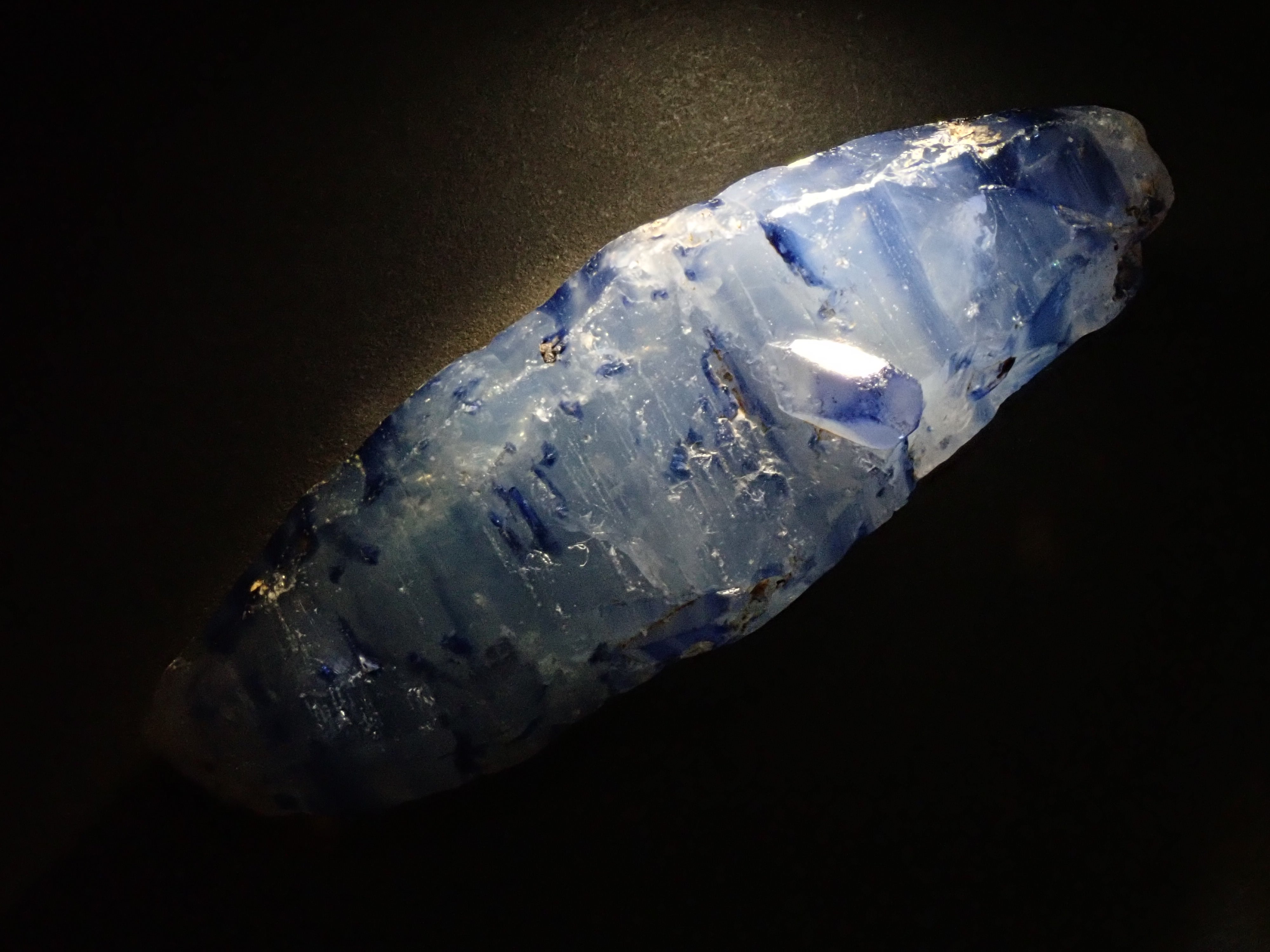 【抽選販売_20260301_15】スリランカ産グラスボディ（サファイアクリスタル） 142.496ct原石