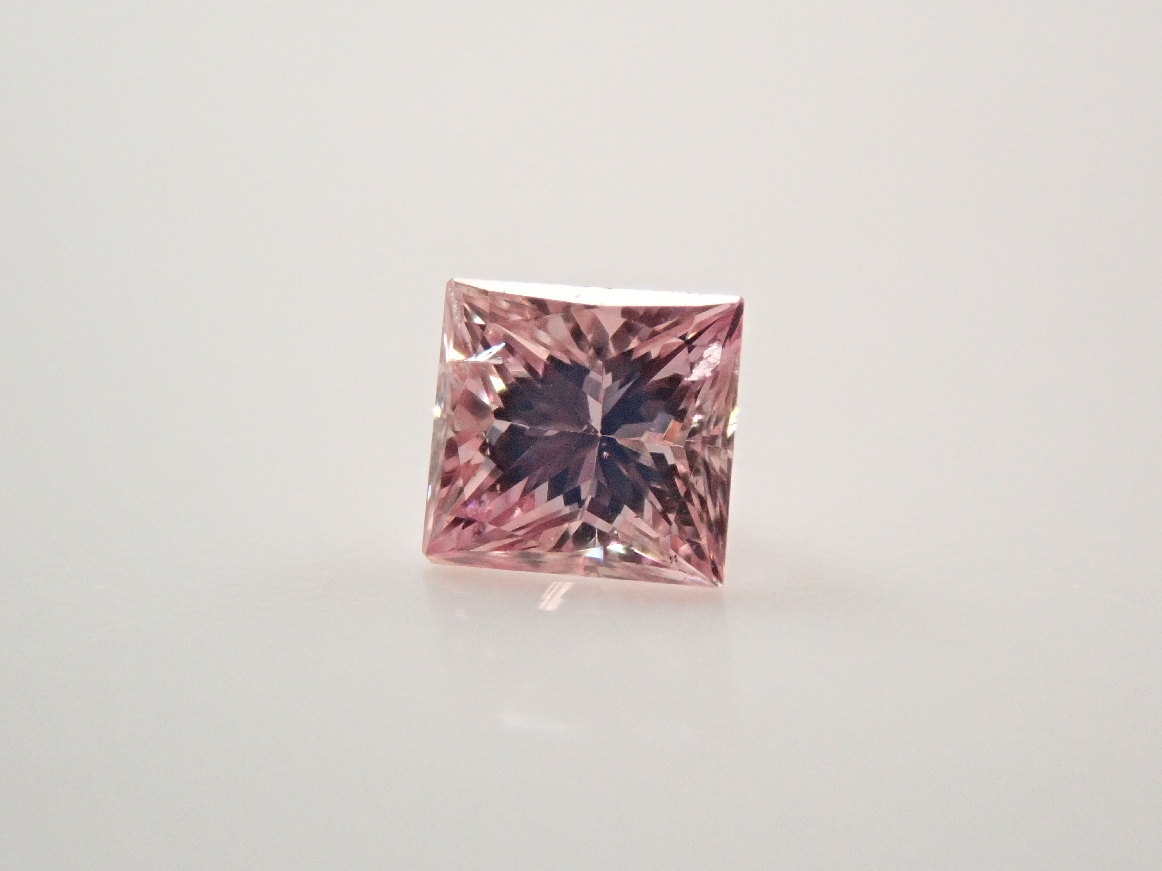 【2/7 22時販売】ピンクダイヤモンド 0.097ctルース(FANCY PINK, SI2)