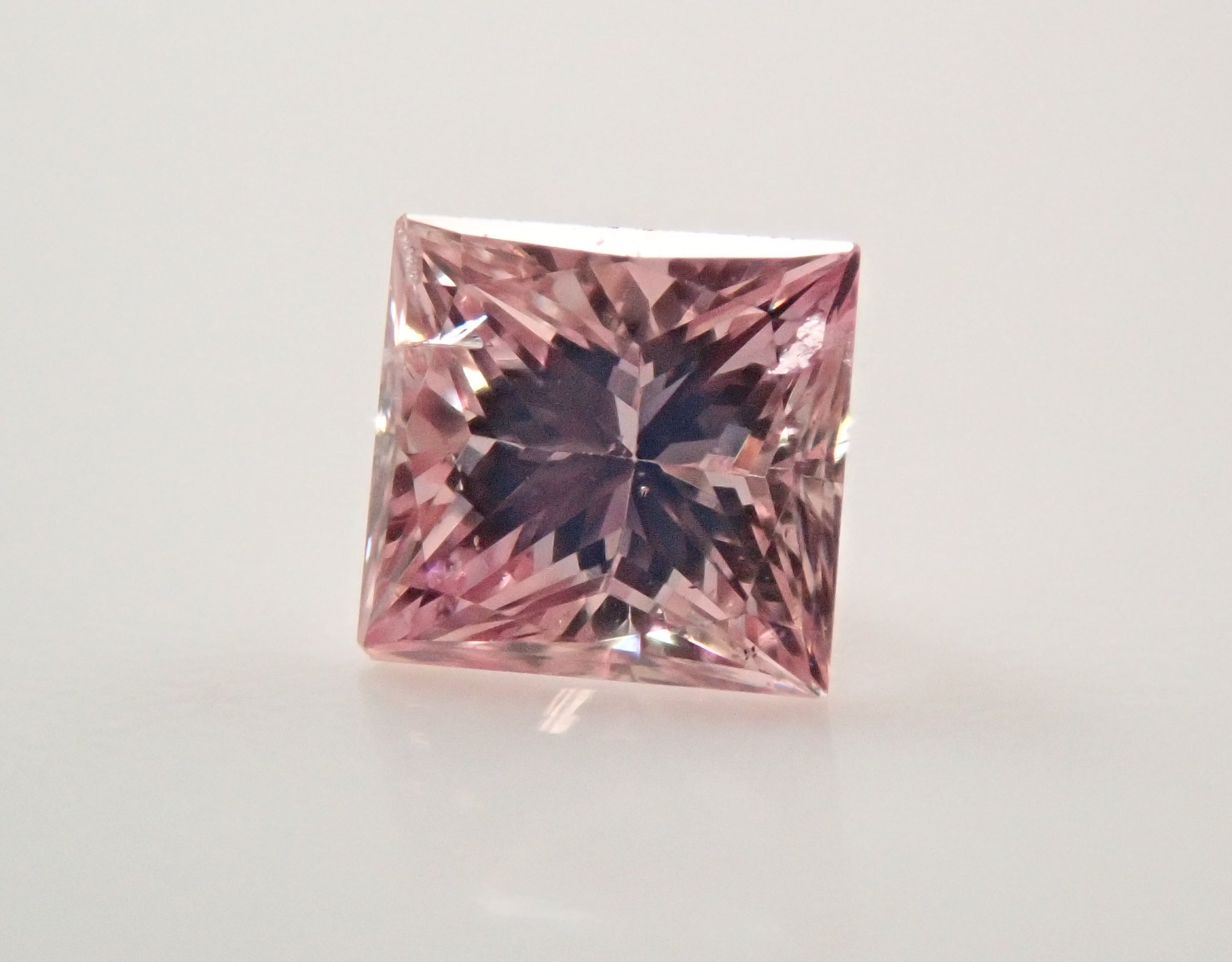 【2/7 22時販売】ピンクダイヤモンド 0.097ctルース(FANCY PINK, SI2)