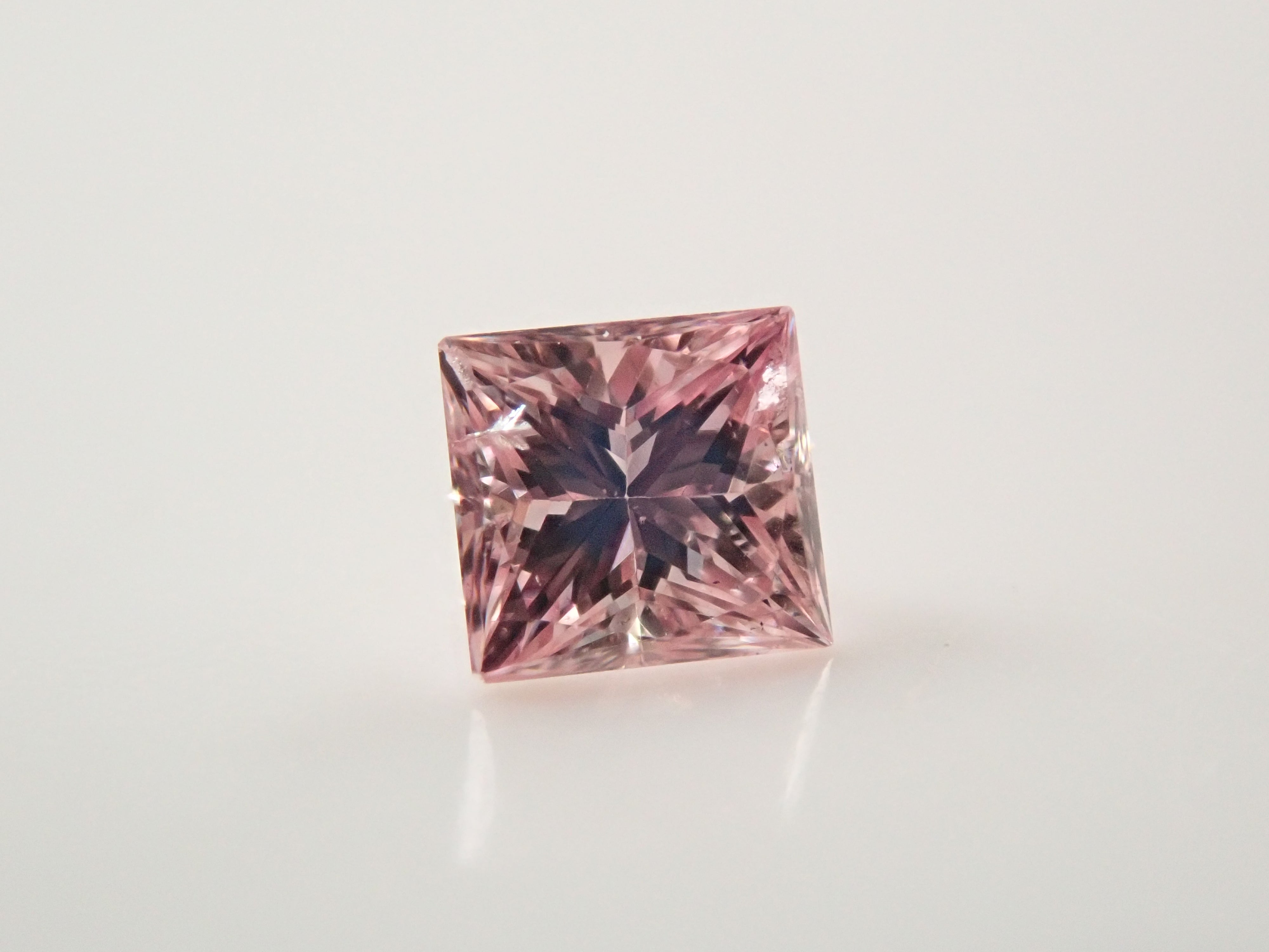 【2/7 22時販売】ピンクダイヤモンド 0.097ctルース(FANCY PINK, SI2)