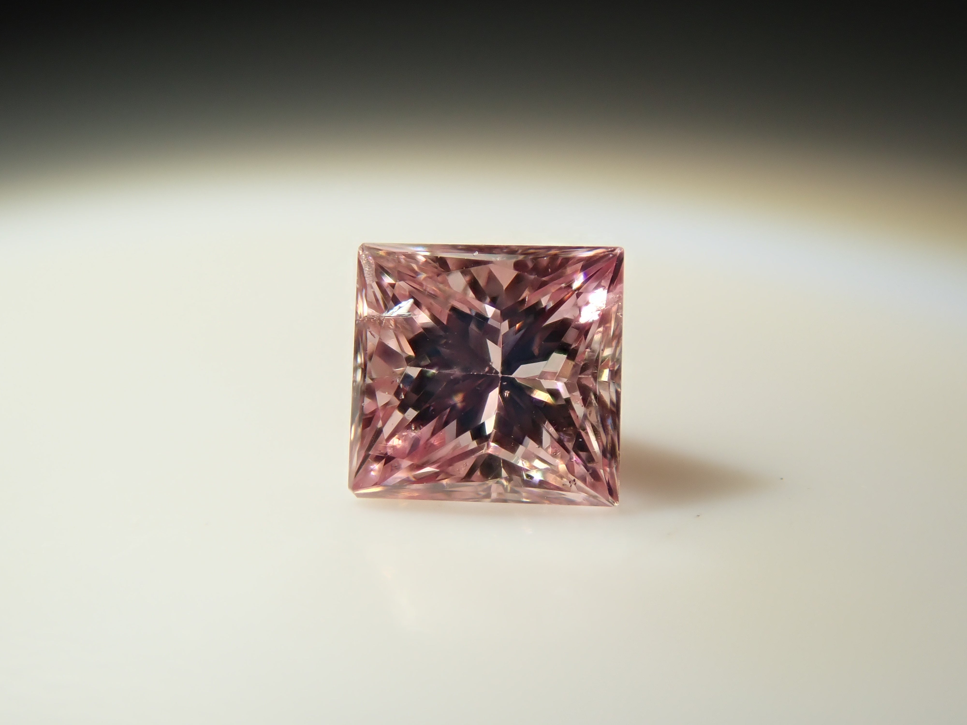 【2/7 22時販売】ピンクダイヤモンド 0.097ctルース(FANCY PINK, SI2)