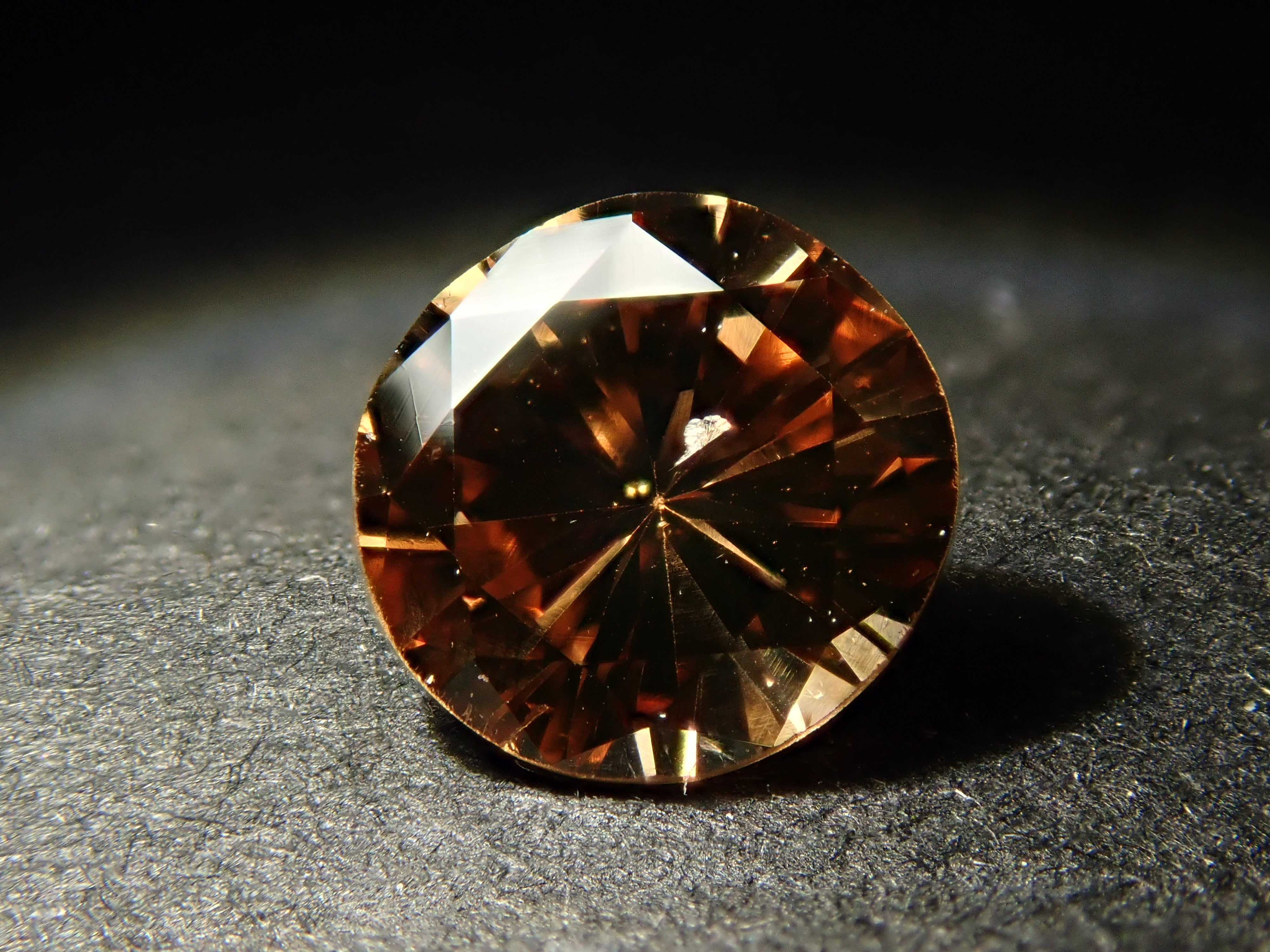 [32501844] Brown Diamond 0.561ct Loose Stone (FANCY DARK BROWN, SI2)