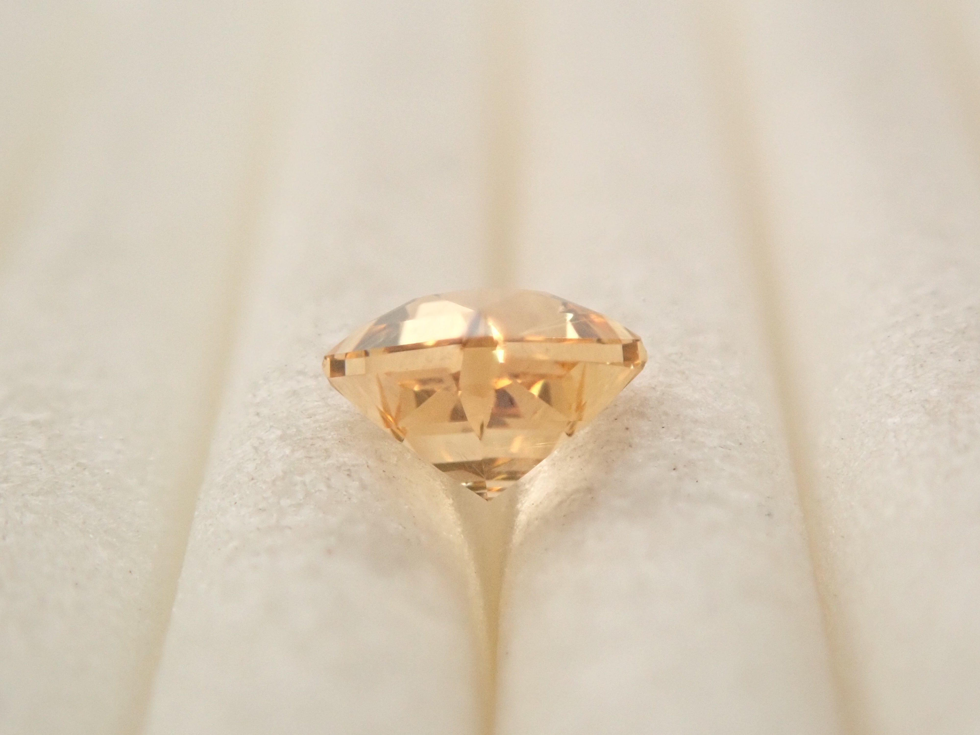 【2/5 22時販売】ブラジル産インペリアルトパーズ 0.353ctルース