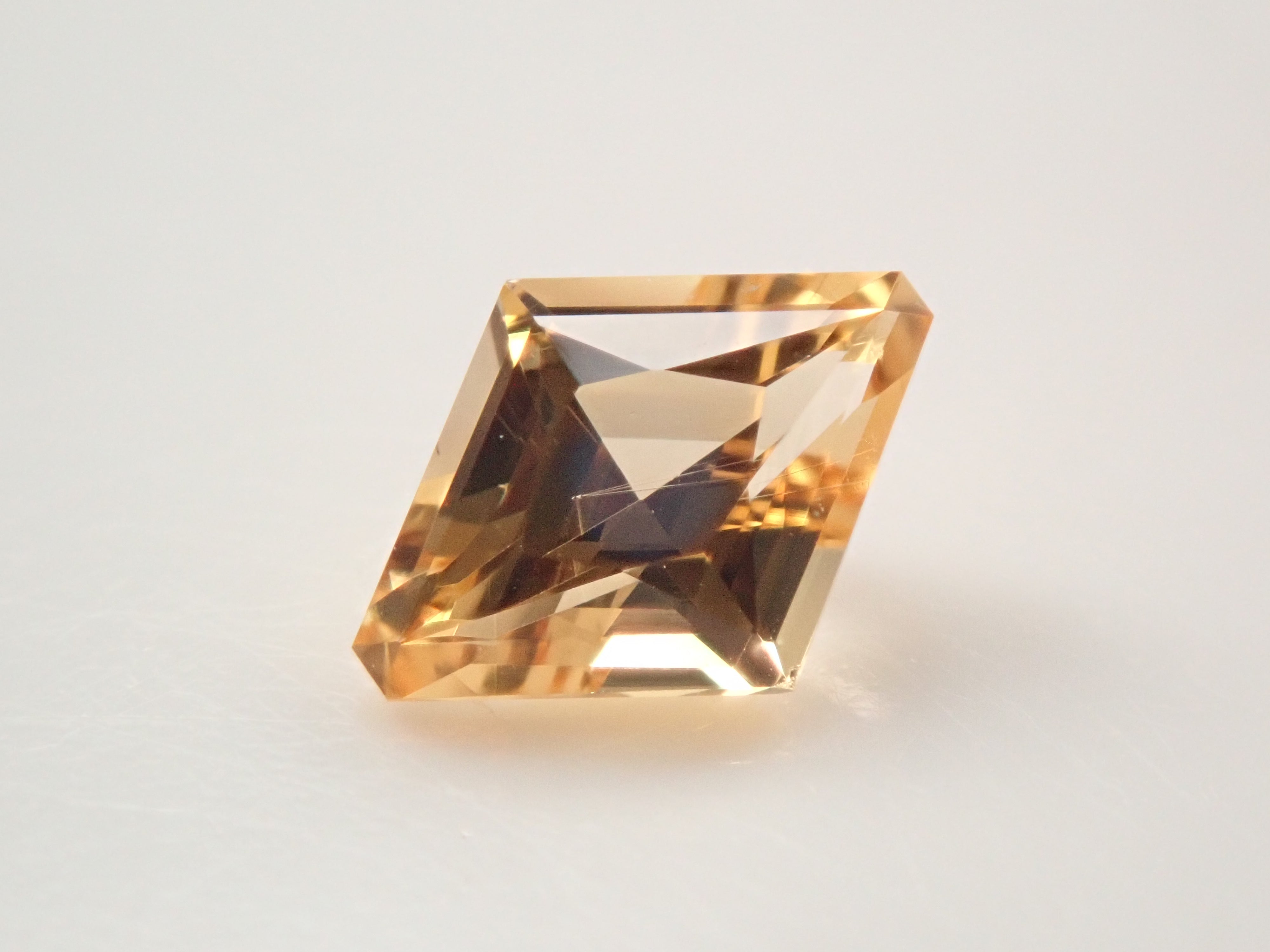 【2/5 22時販売】ブラジル産インペリアルトパーズ 0.353ctルース