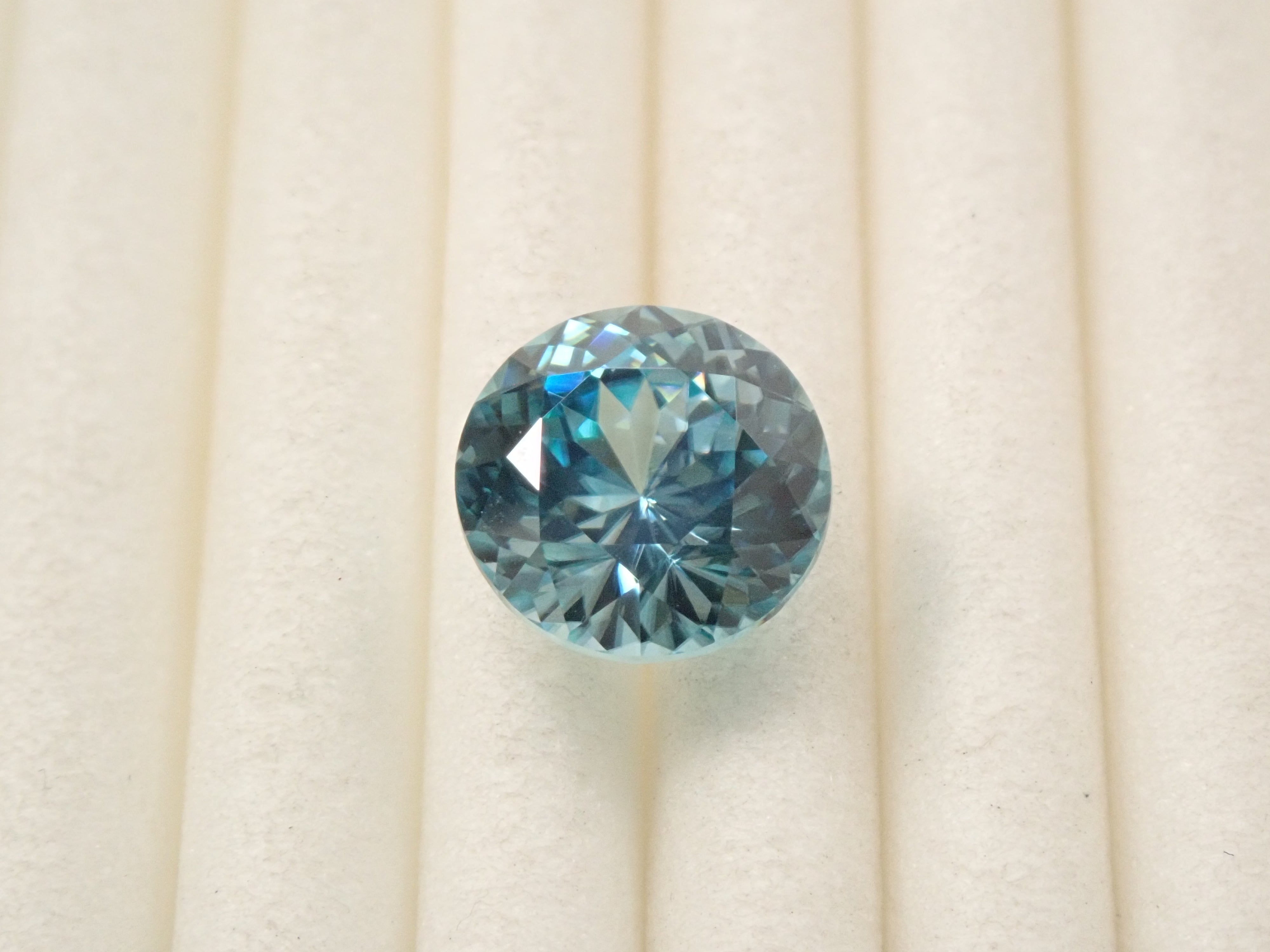 [12560419] Cambodian Blue Zircon 1.962ct Loose