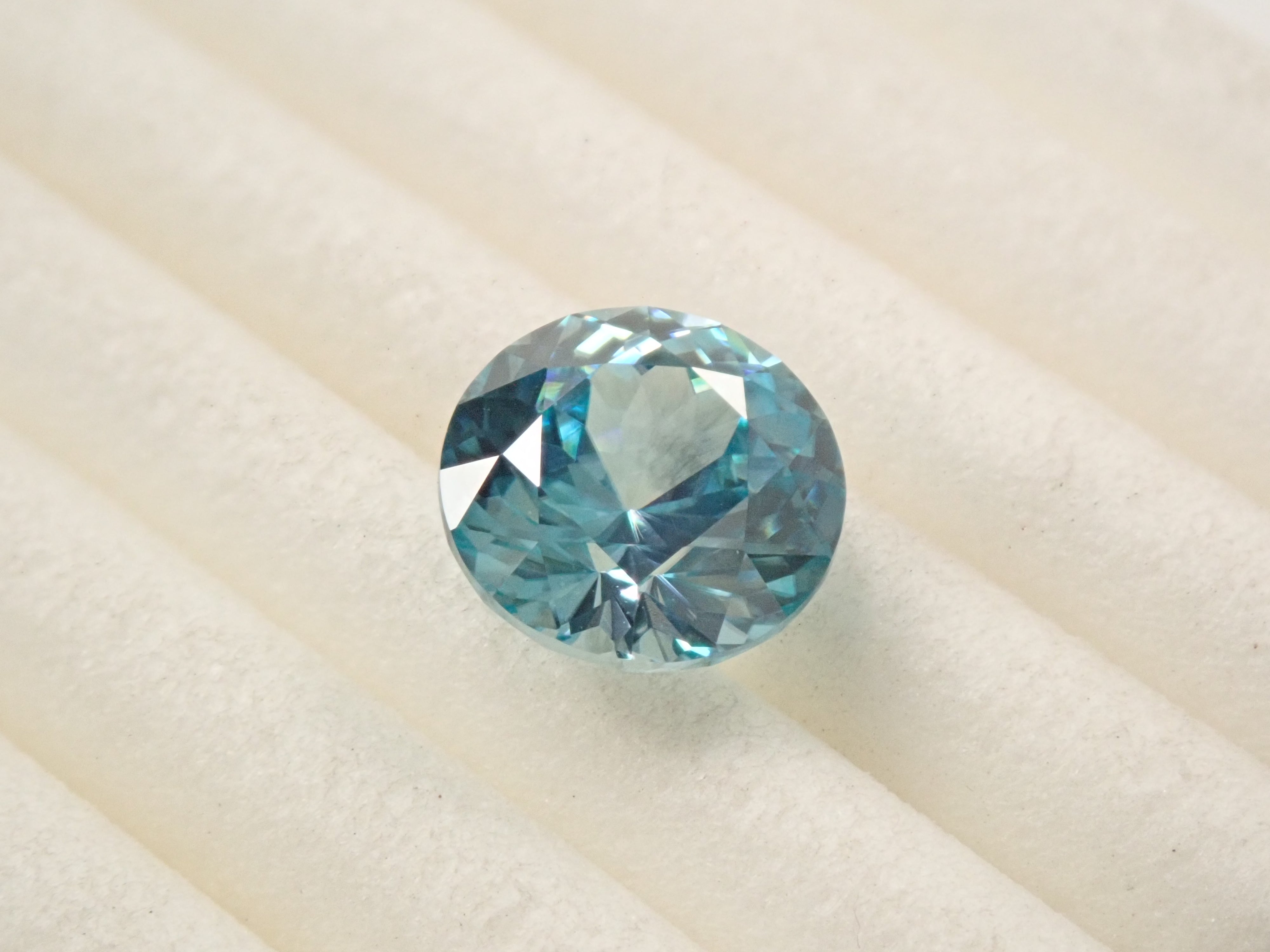 [12560419] Cambodian Blue Zircon 1.962ct Loose
