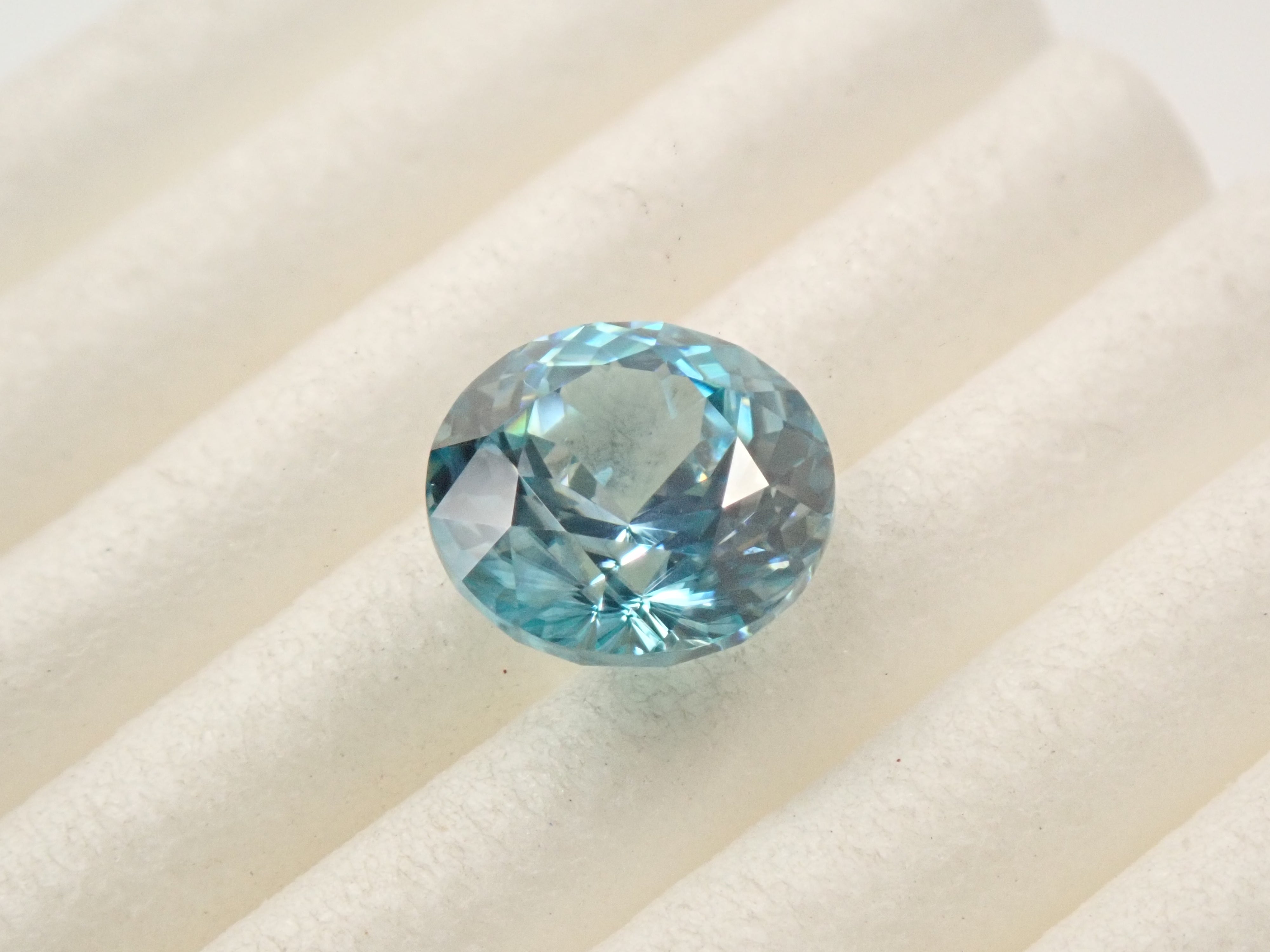 [12560419] Cambodian Blue Zircon 1.962ct Loose