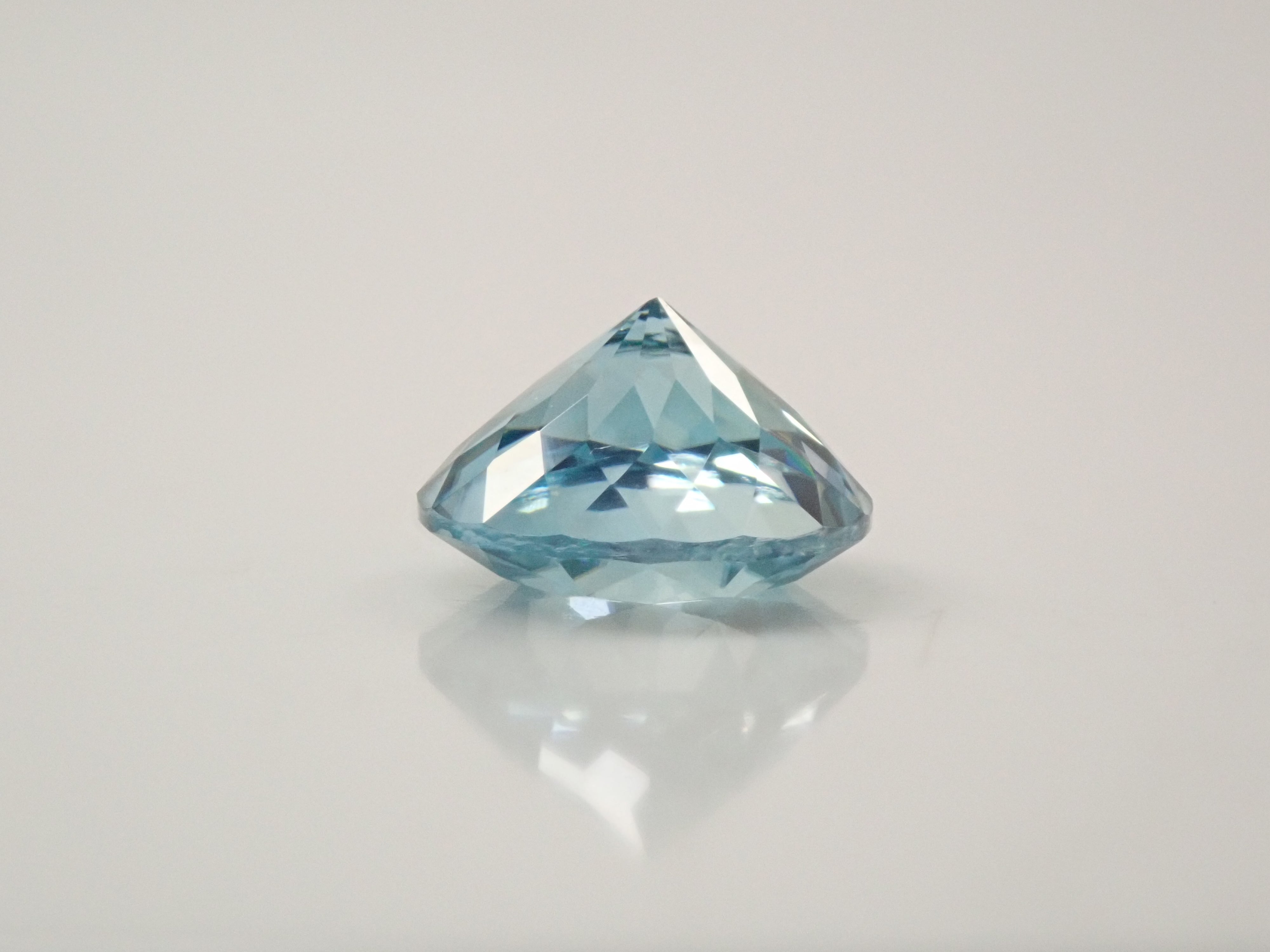 [12560419] Cambodian Blue Zircon 1.962ct Loose
