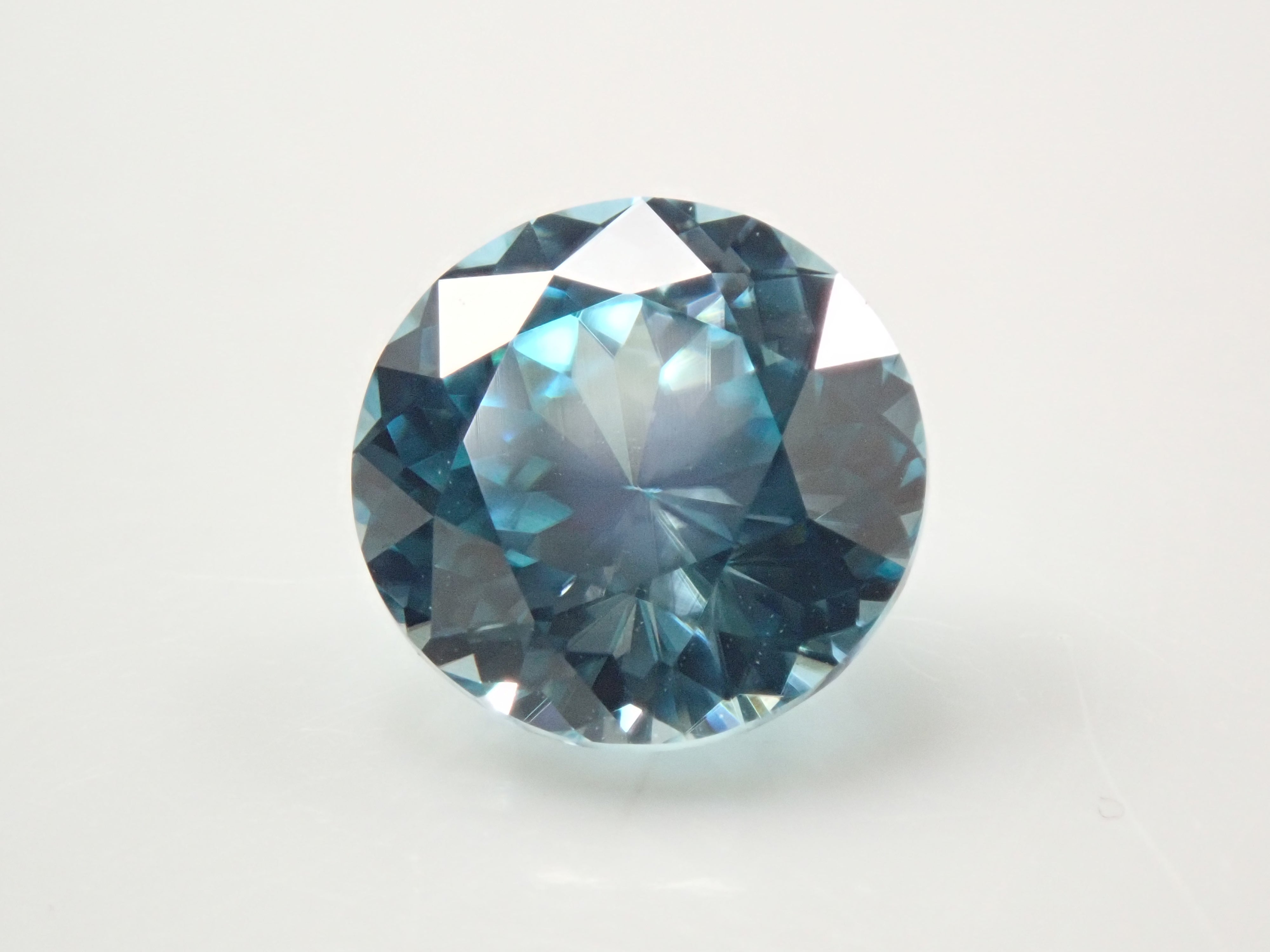 [12560419] Cambodian Blue Zircon 1.962ct Loose