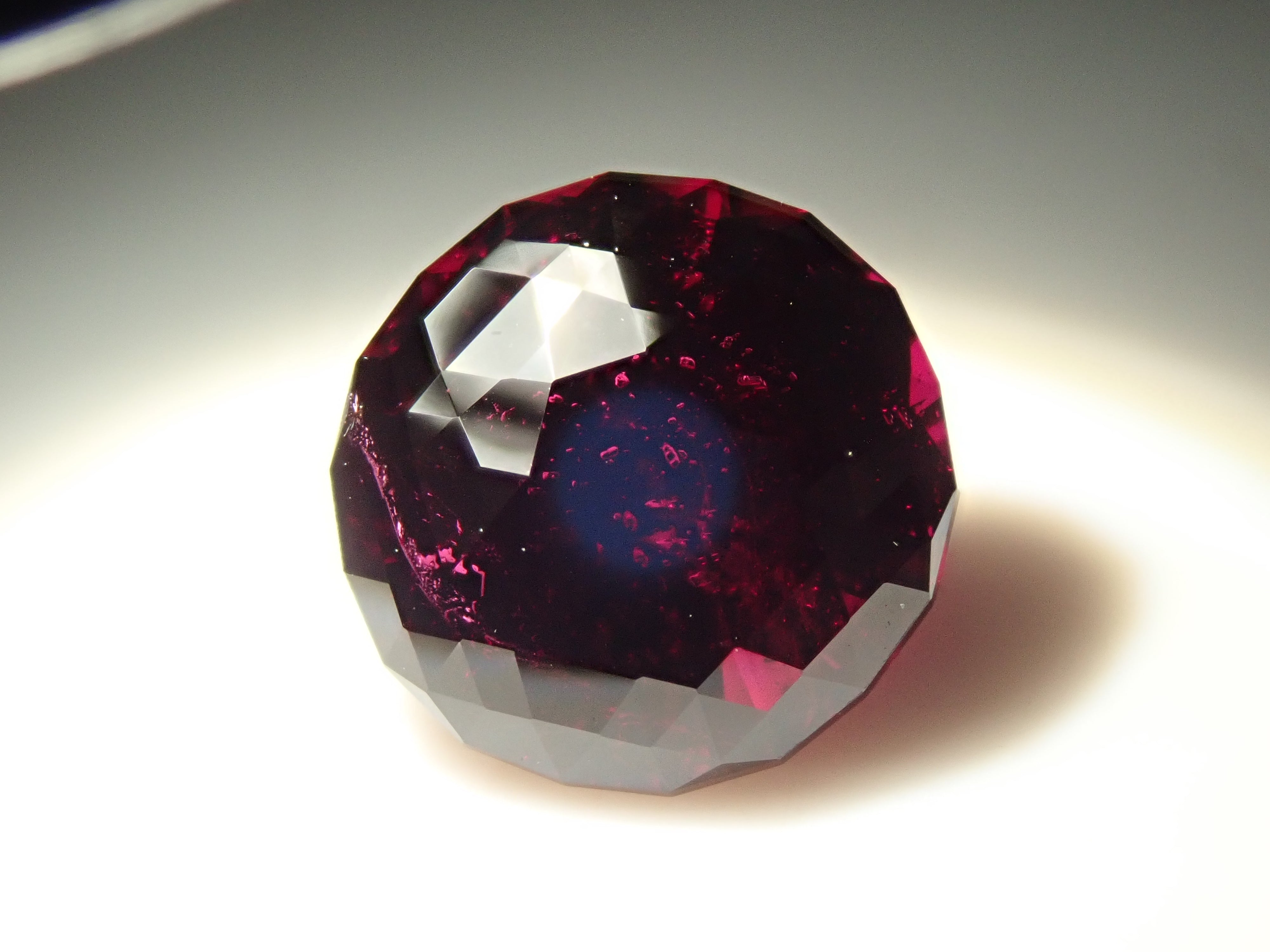 【2/5 22時販売】タンザニア産ロードライトガーネット 9.2mm/4.174ctルース