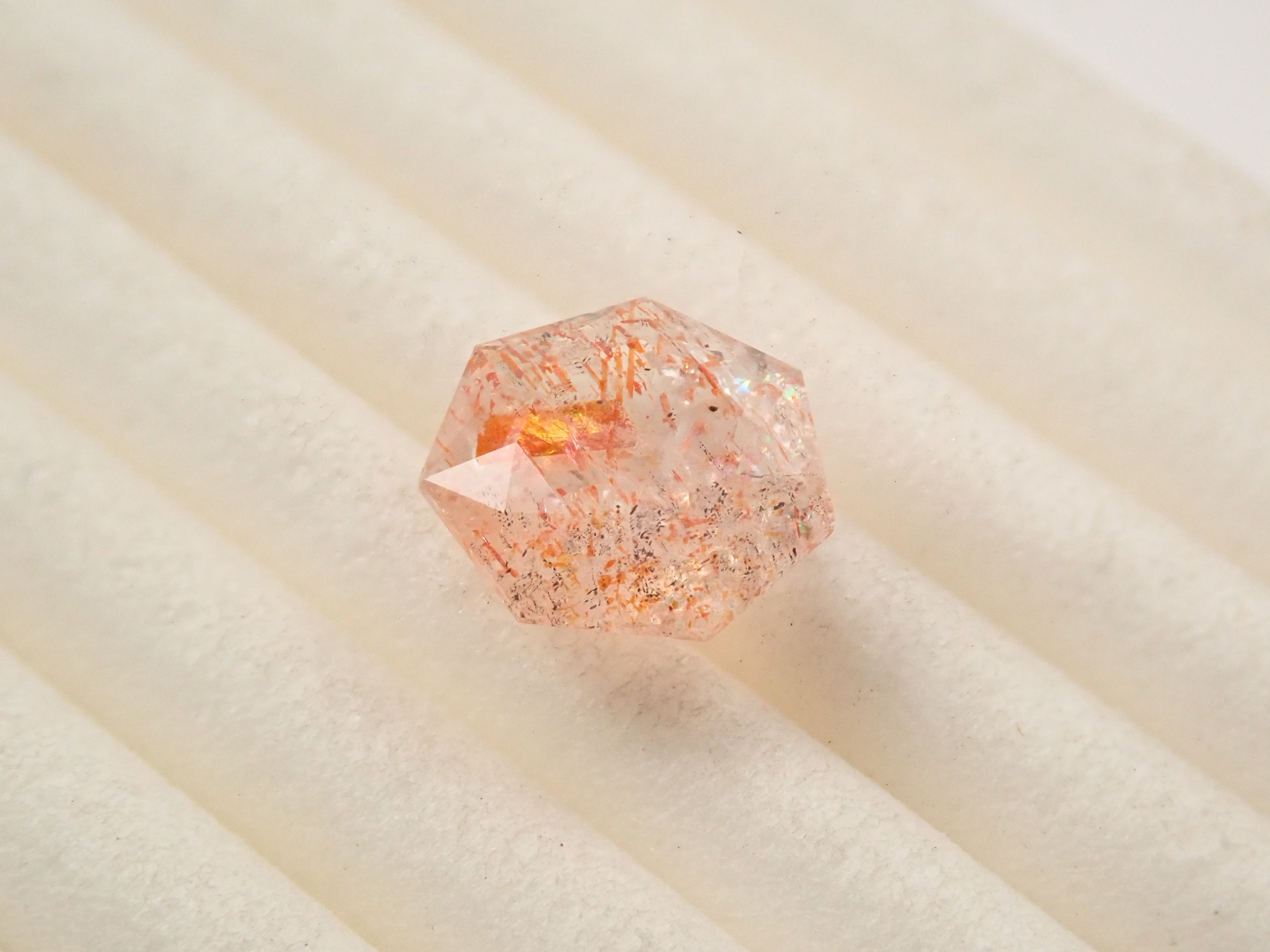 【タンザニア/ロンギド産】サンストーン タンザニア産サンストーン（イリュージョンサンストーン） 0.381ctルース