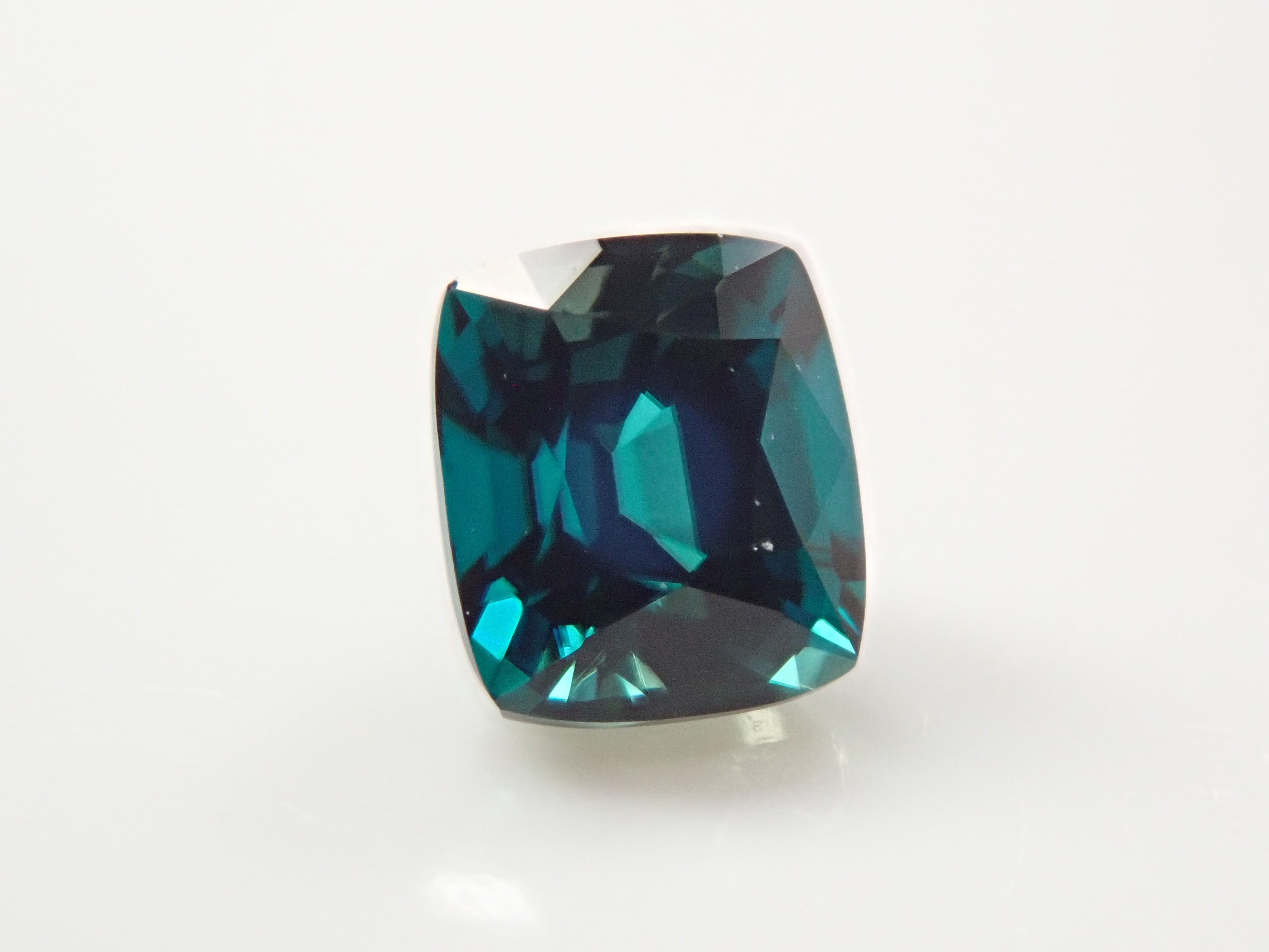 【2/8 22時販売】マダガスカル産グランディディエライト 0.269ctルース