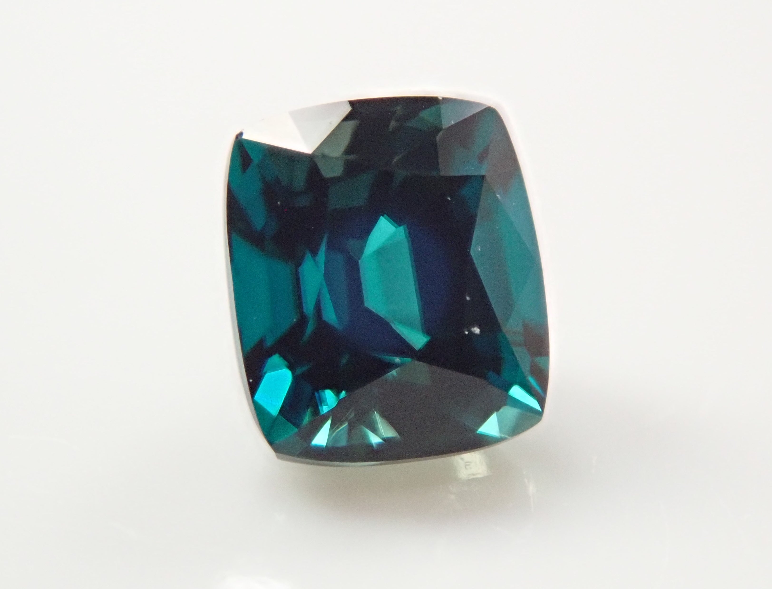 【2/8 22時販売】マダガスカル産グランディディエライト 0.269ctルース