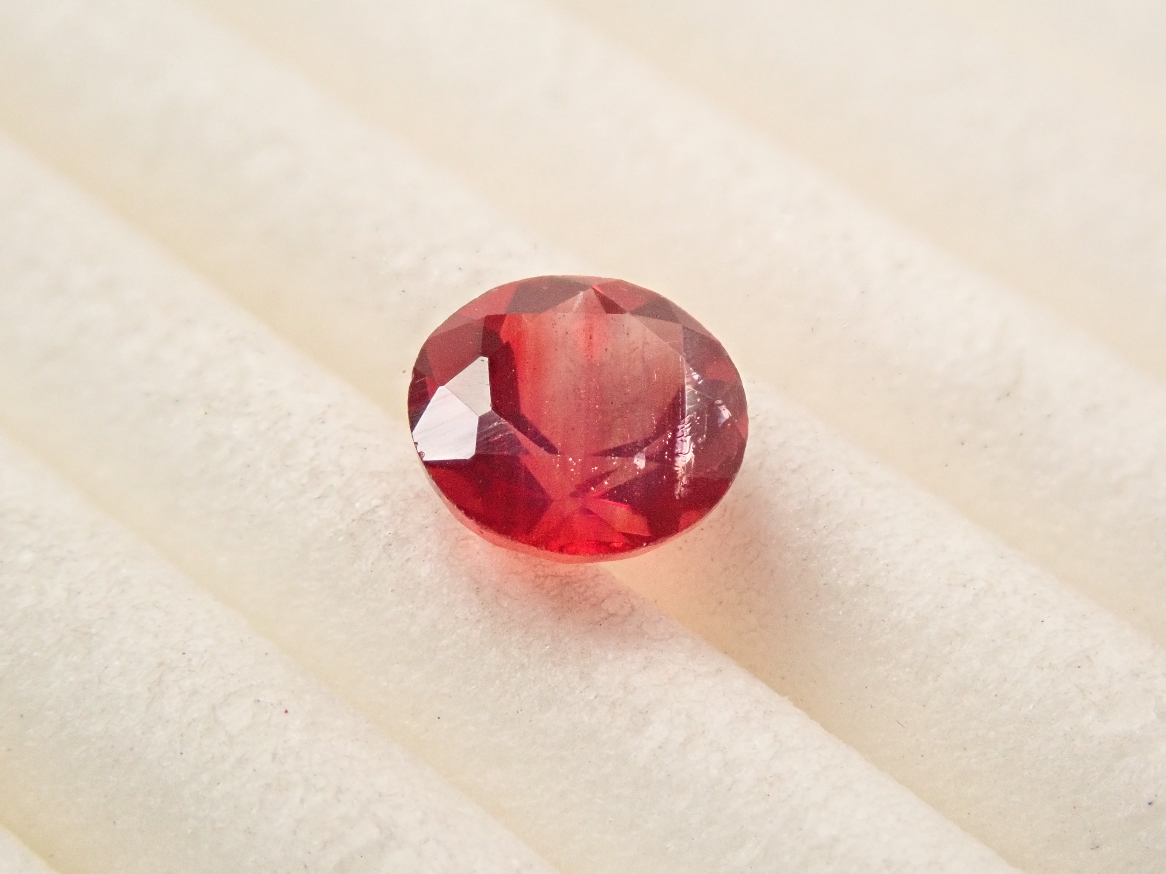 美國俄勒岡州太陽石，0.443克拉散石