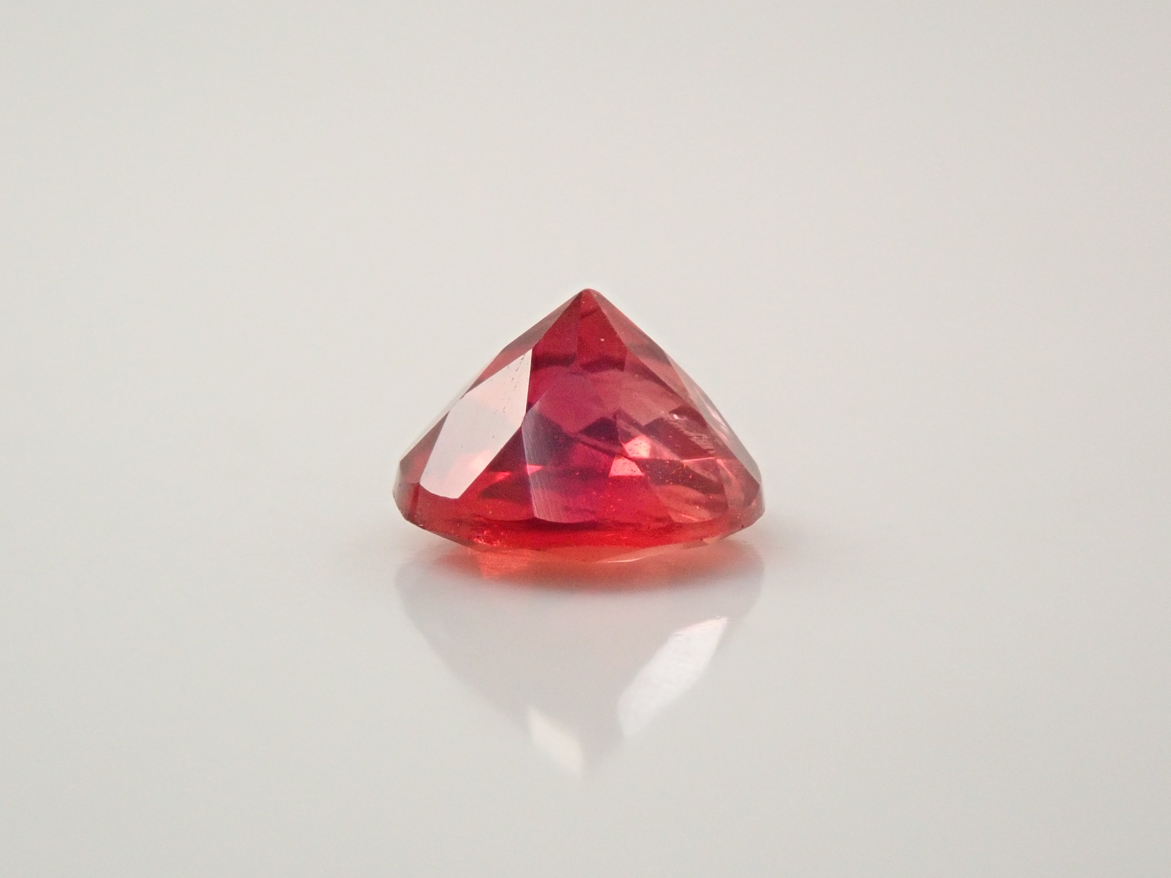 美國俄勒岡州太陽石，0.443克拉散石